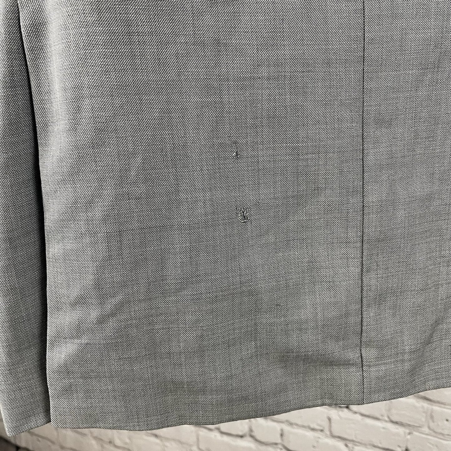 Tommy Hilfiger Grey 100% Wool 2 Button Double Vented Blazer Size 42L *defect