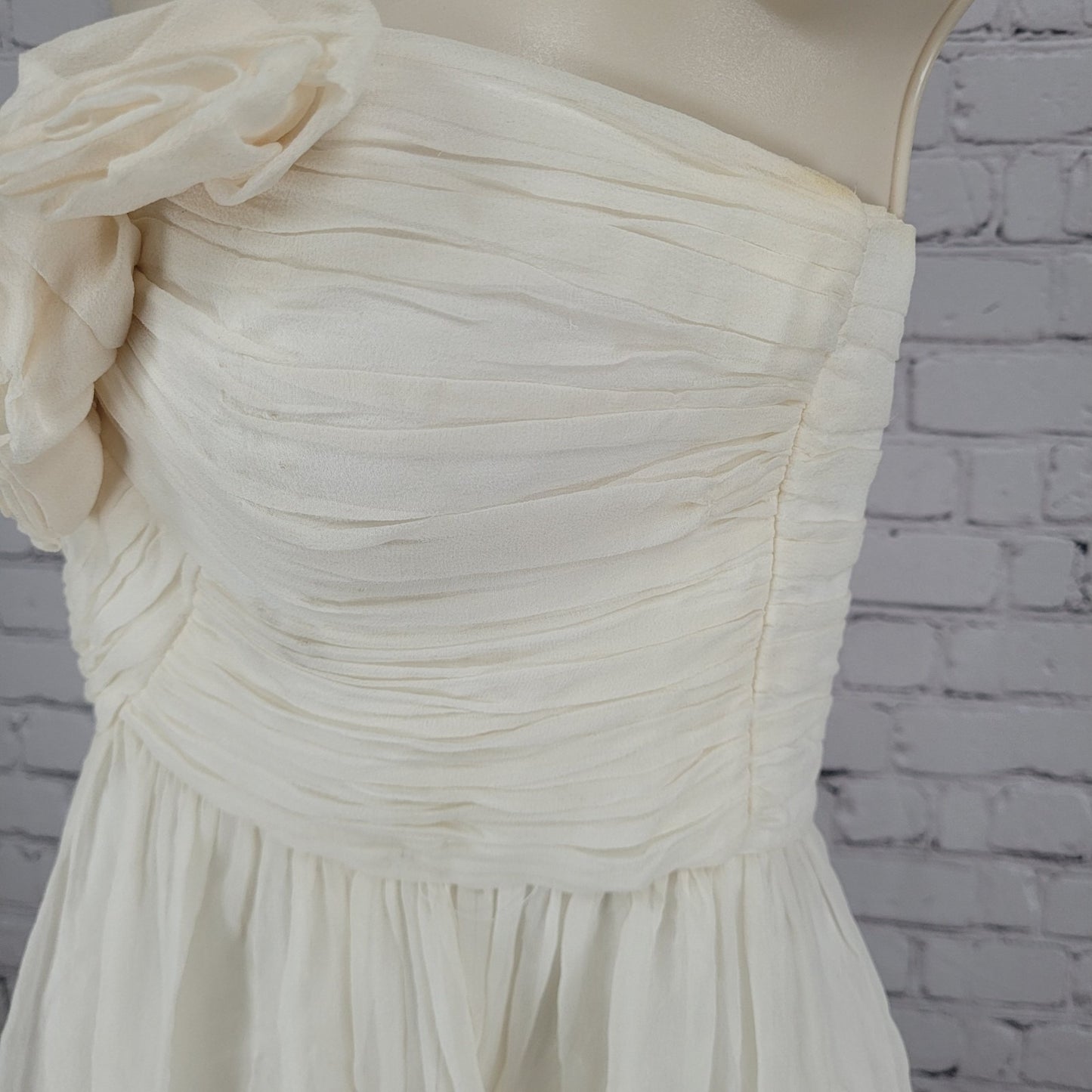 Donna Morgan Ivory 100% Silk Chiffon Rosettes Strapless Fit & Flare Dress Size 0