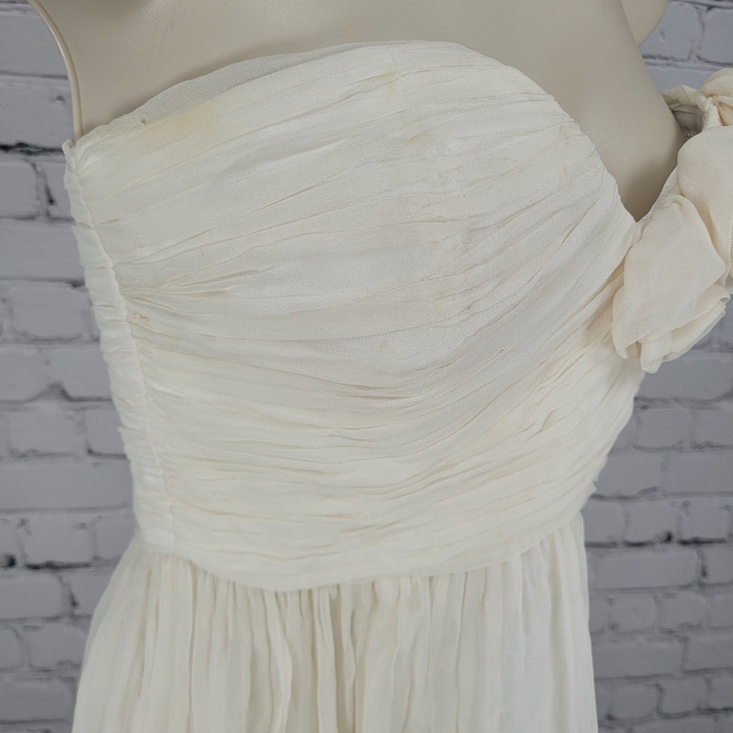 Donna Morgan Ivory 100% Silk Chiffon Rosettes Strapless Fit & Flare Dress Size 0