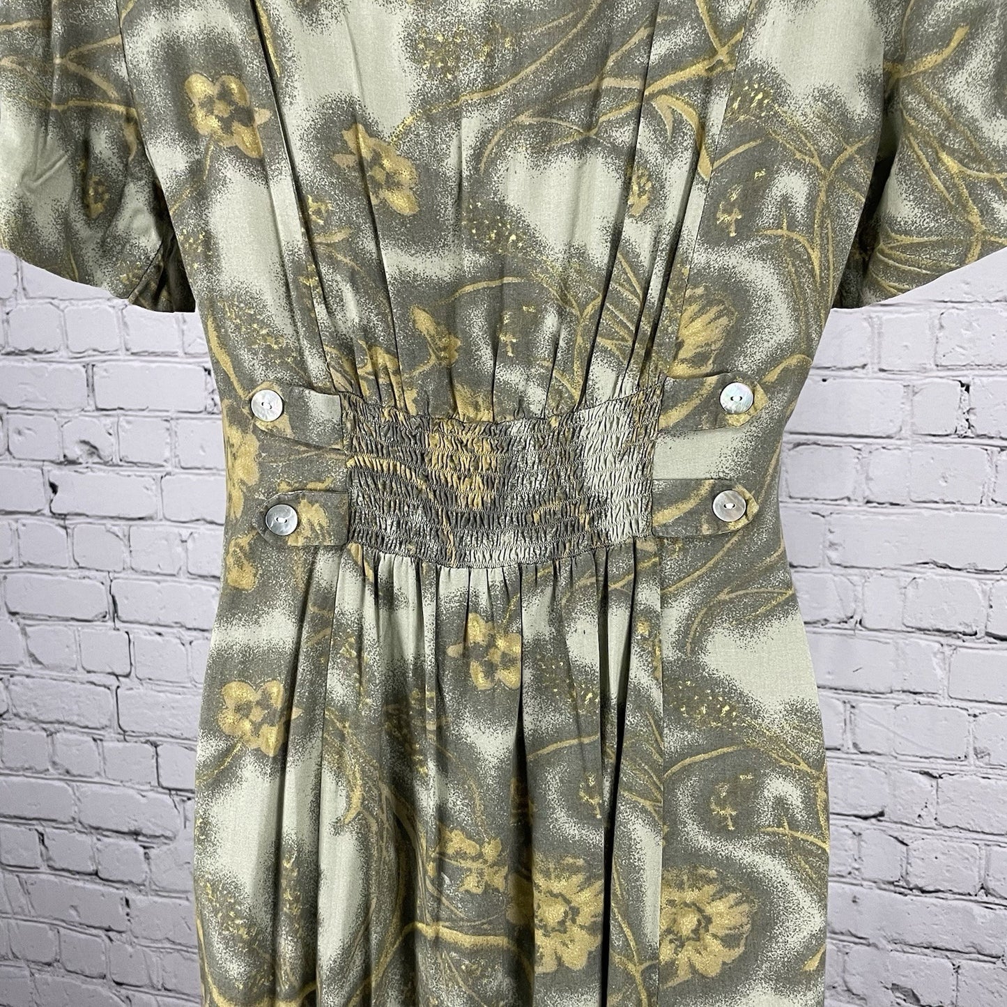 VTG Betsey’s Things Green Floral Buttoned Padded Short Sleeve Midi Dress Size 8