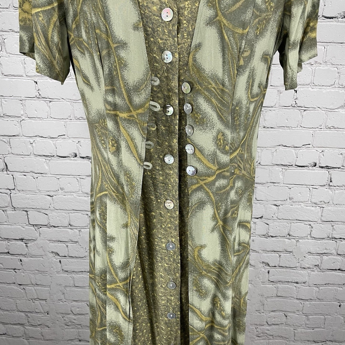 VTG Betsey’s Things Green Floral Buttoned Padded Short Sleeve Midi Dress Size 8