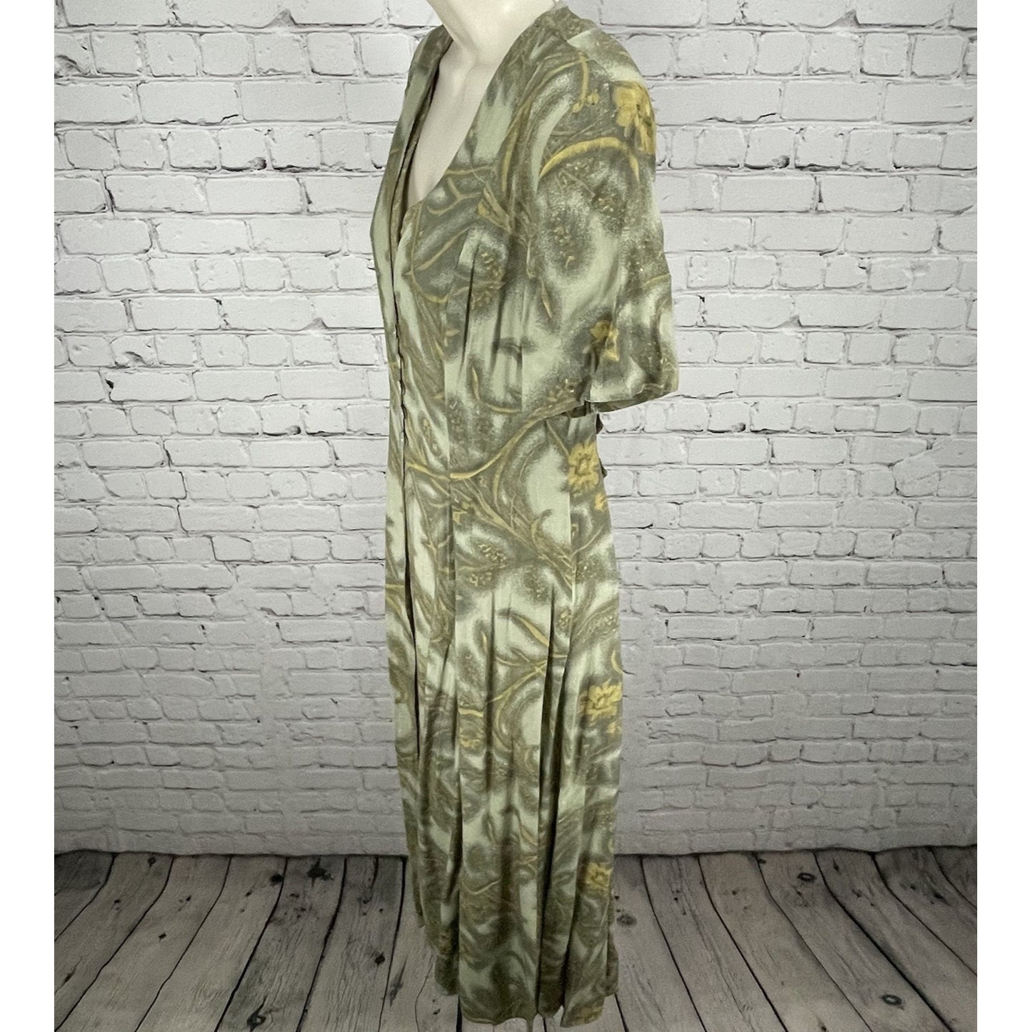 VTG Betsey’s Things Green Floral Buttoned Padded Short Sleeve Midi Dress Size 8