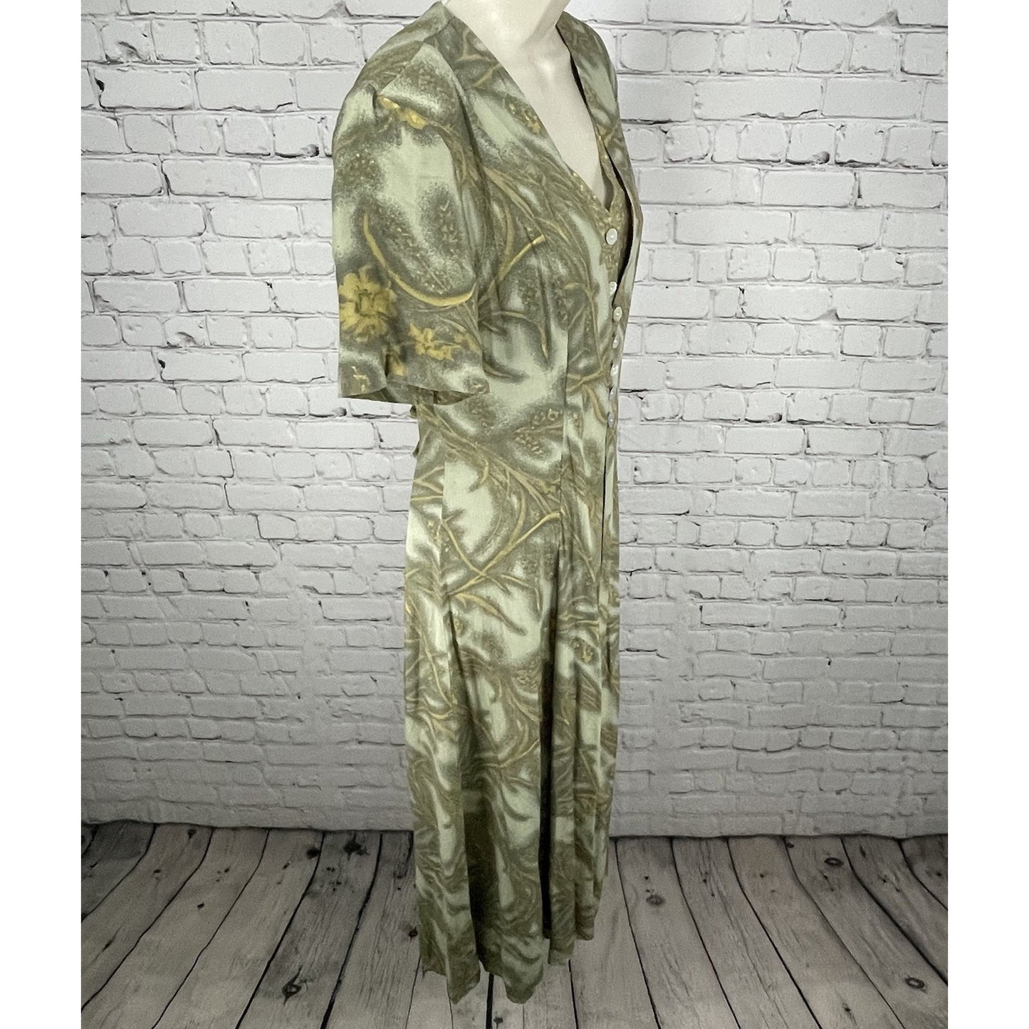 VTG Betsey’s Things Green Floral Buttoned Padded Short Sleeve Midi Dress Size 8