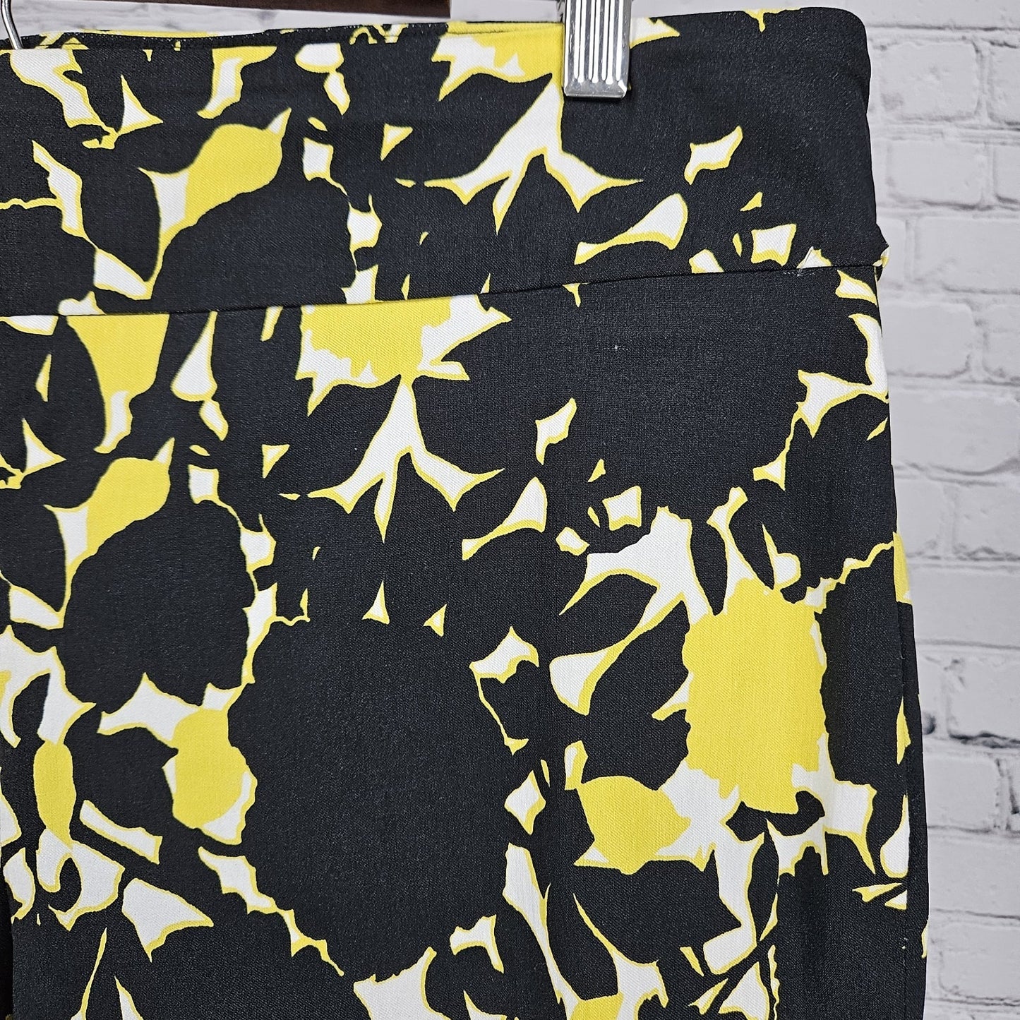 Soft Surroundings Black White Yellow Floral Mid Rise Pull On Pants Large (35x28)