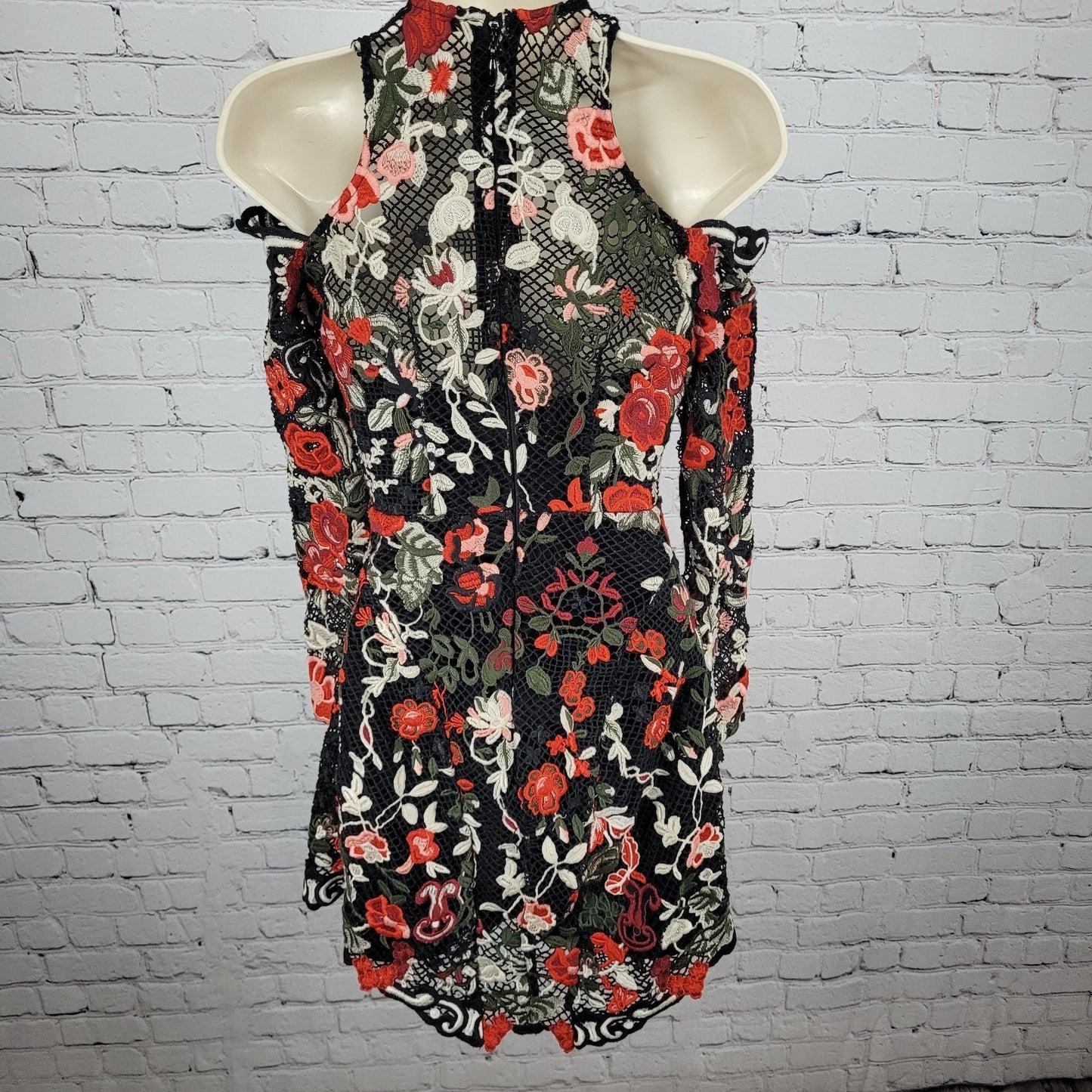 Thurley Black Red Fishnet Embroidered Floral Long Sleeve A Line Dress Size 6