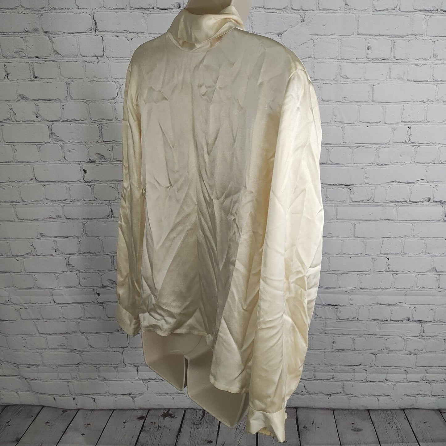 VTG Anne Klein II 100% Silk Cream High Neck Long Sleeve Collared Button Size 8