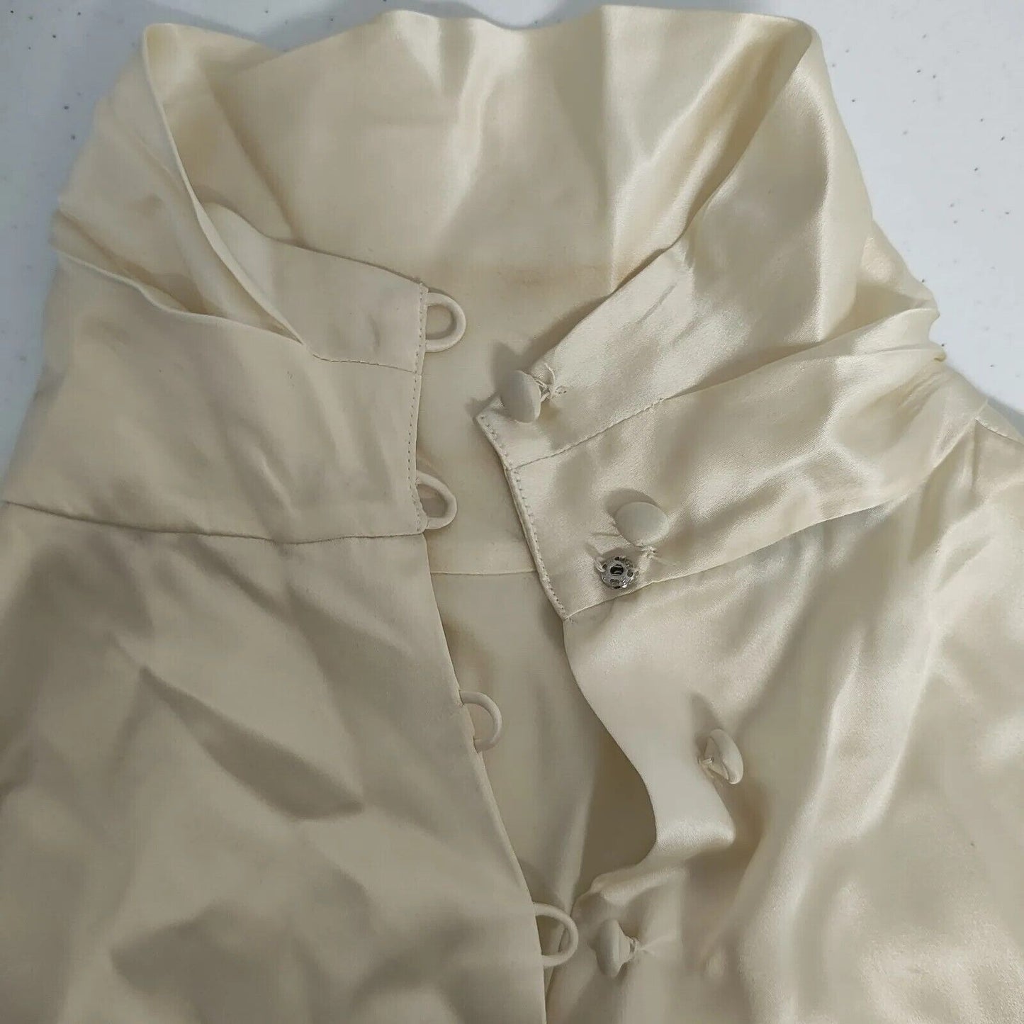 VTG Anne Klein II 100% Silk Cream High Neck Long Sleeve Collared Button Size 8