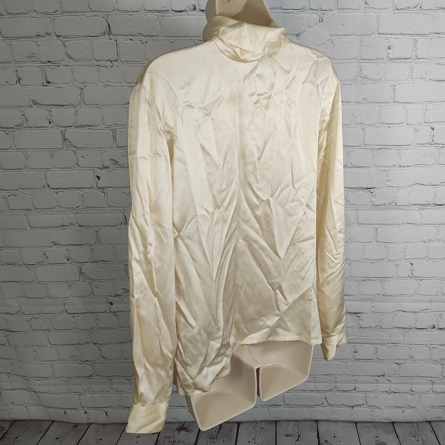 VTG Anne Klein II 100% Silk Cream High Neck Long Sleeve Collared Button Size 8