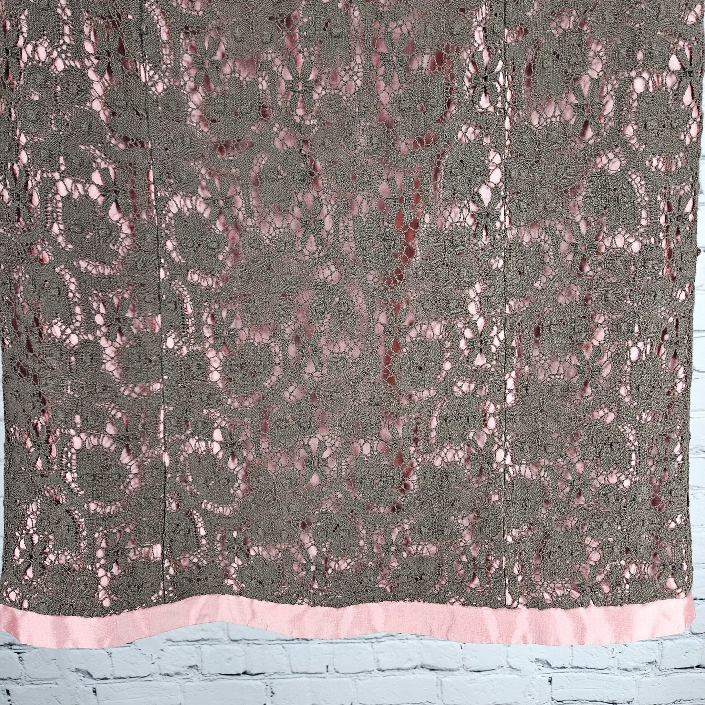 VTG Harold's Pink Silk Brown Crochet Lace Overlay Pencil Knee Length Skirt USA 8