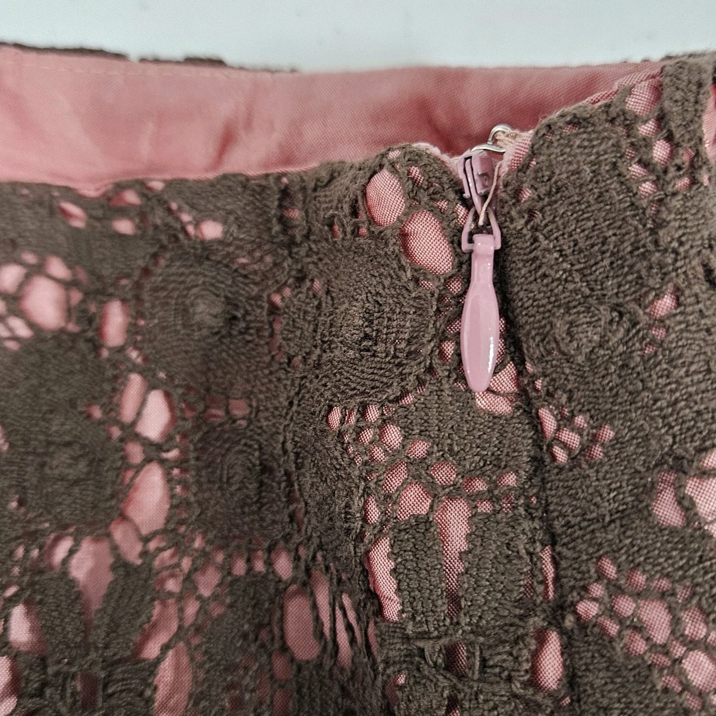 VTG Harold's Pink Silk Brown Crochet Lace Overlay Pencil Knee Length Skirt USA 8