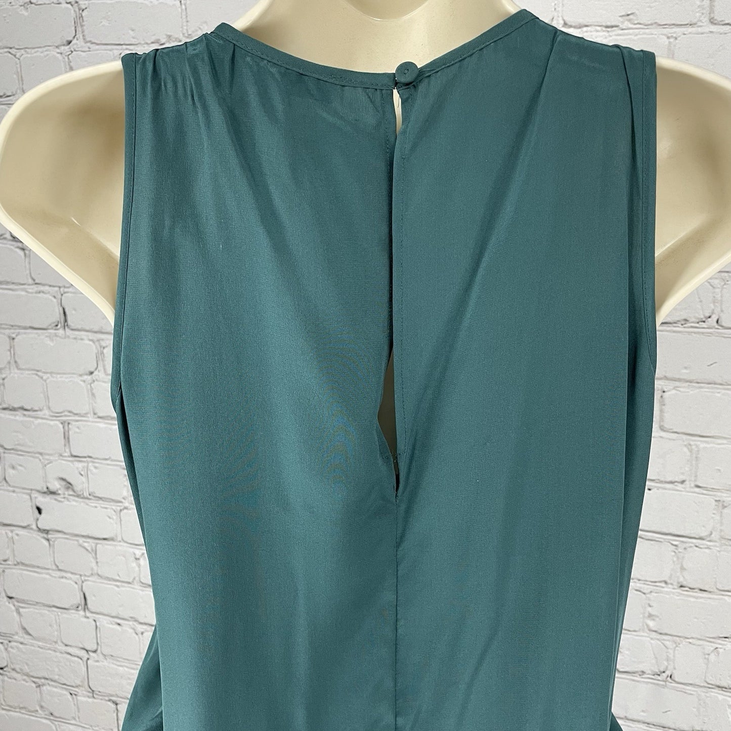NWD BCBG MAXAZRIA Green Silk Lightweight Tassled Cut Out Romper Pockets Size XS