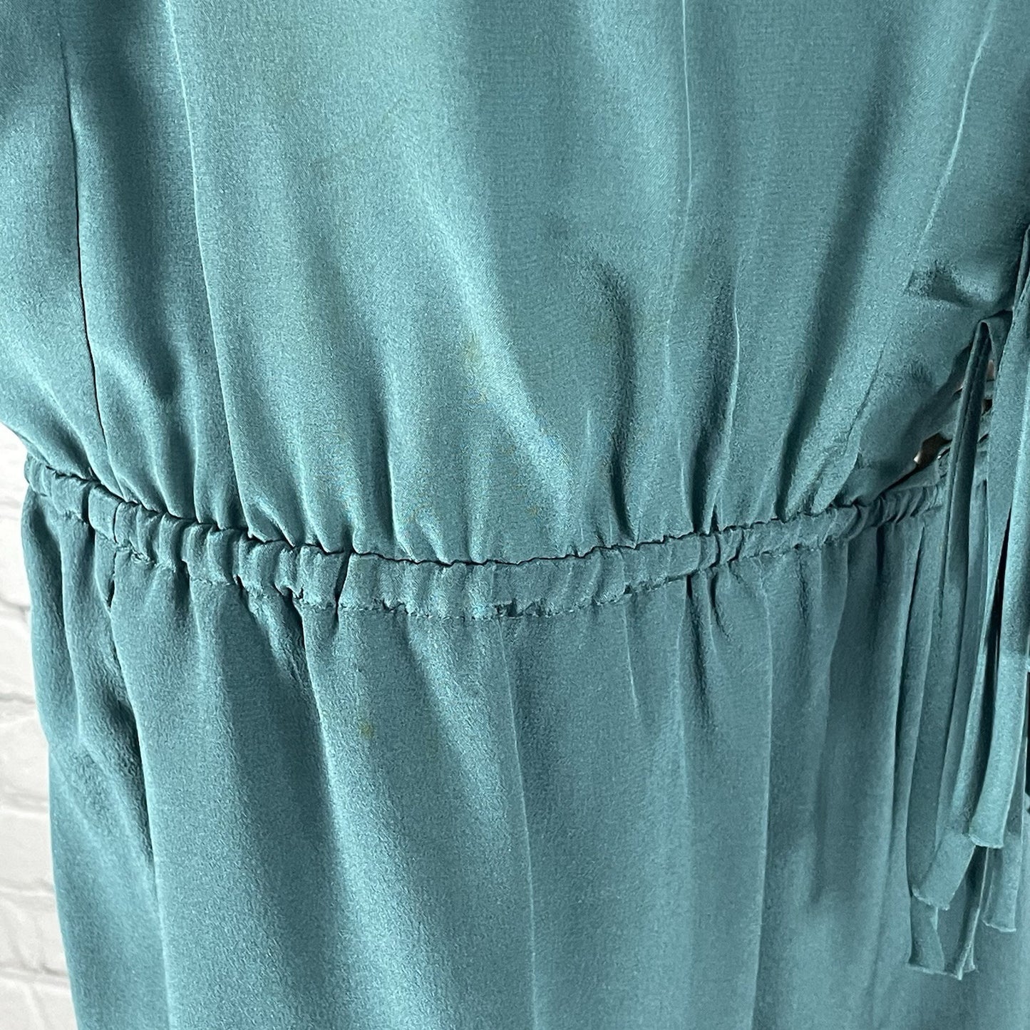 NWD BCBG MAXAZRIA Green Silk Lightweight Tassled Cut Out Romper Pockets Size XS