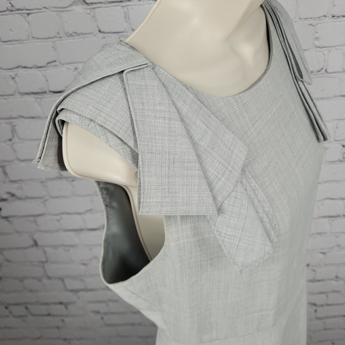 J.CREW Gray Wool Sleeveless Ruffled Shoulder Lined Back Slit Zip Sheath Dress 6