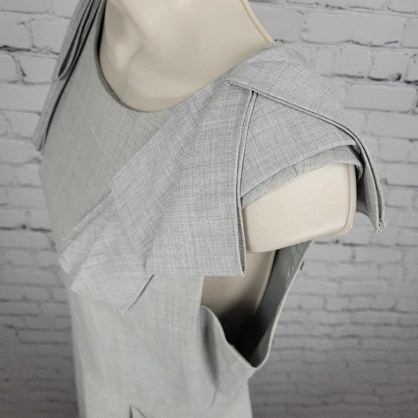 J.CREW Gray Wool Sleeveless Ruffled Shoulder Lined Back Slit Zip Sheath Dress 6