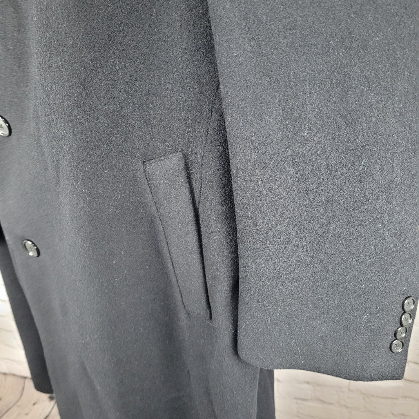 Jos A Bank Black Wool & Cashmere Buttoned Lined Inner Pockets Coat Size 44L