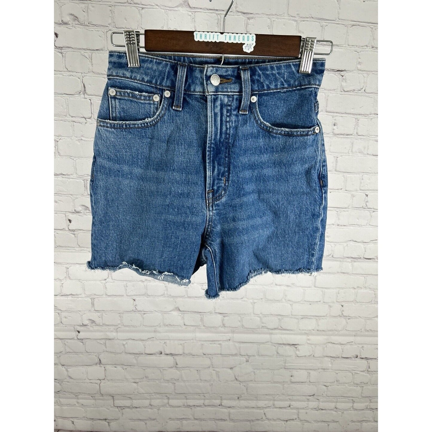 Madewell Medium Wash Curvy Perfect Vintage Straight Jean Cutoff Shorts (25x3.5)