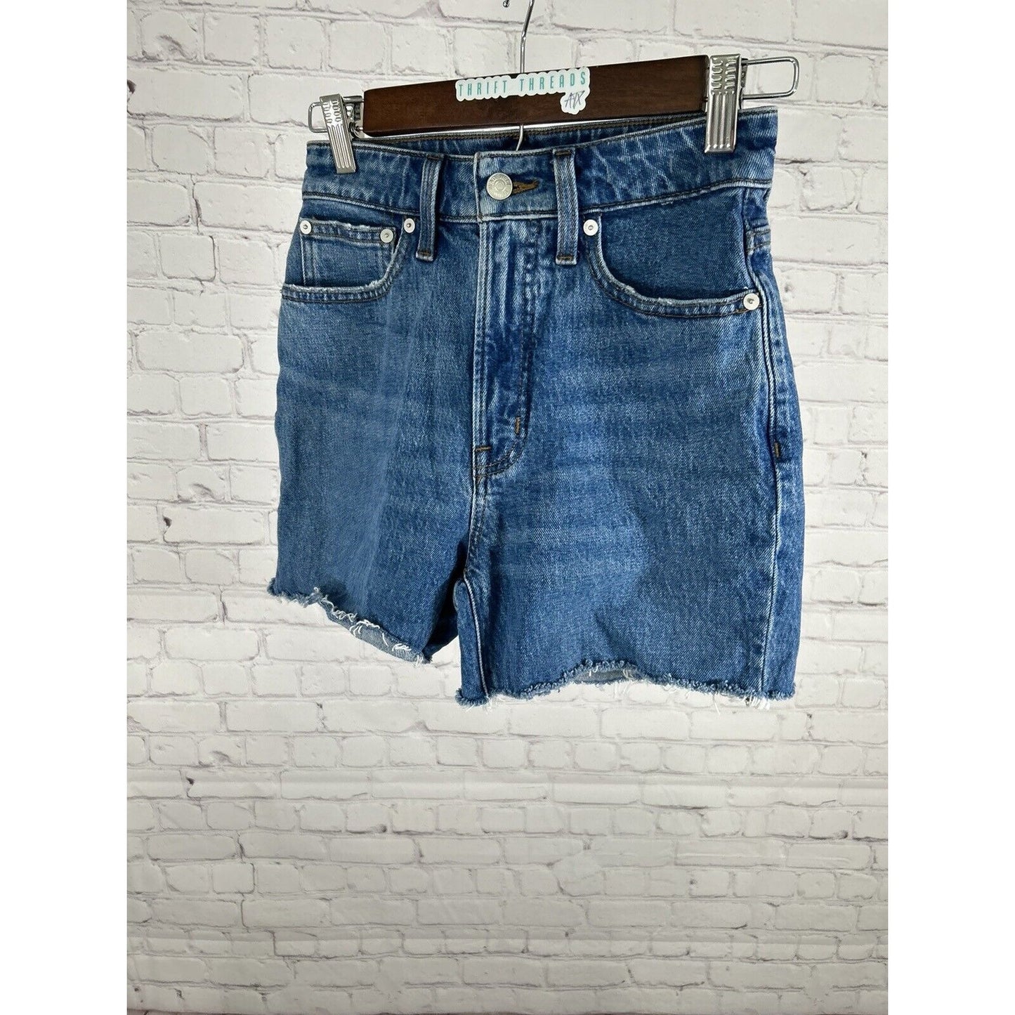 Madewell Medium Wash Curvy Perfect Vintage Straight Jean Cutoff Shorts (25x3.5)