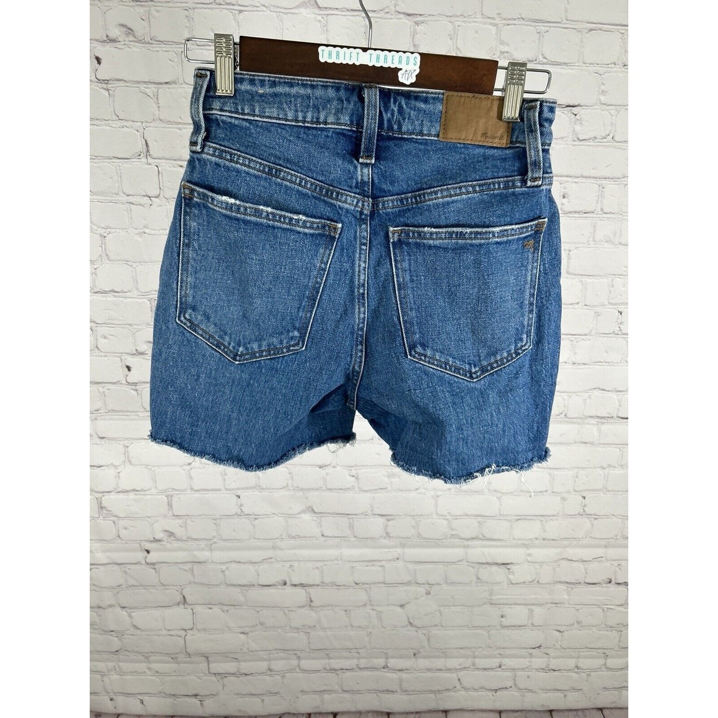 Madewell Medium Wash Curvy Perfect Vintage Straight Jean Cutoff Shorts (25x3.5)