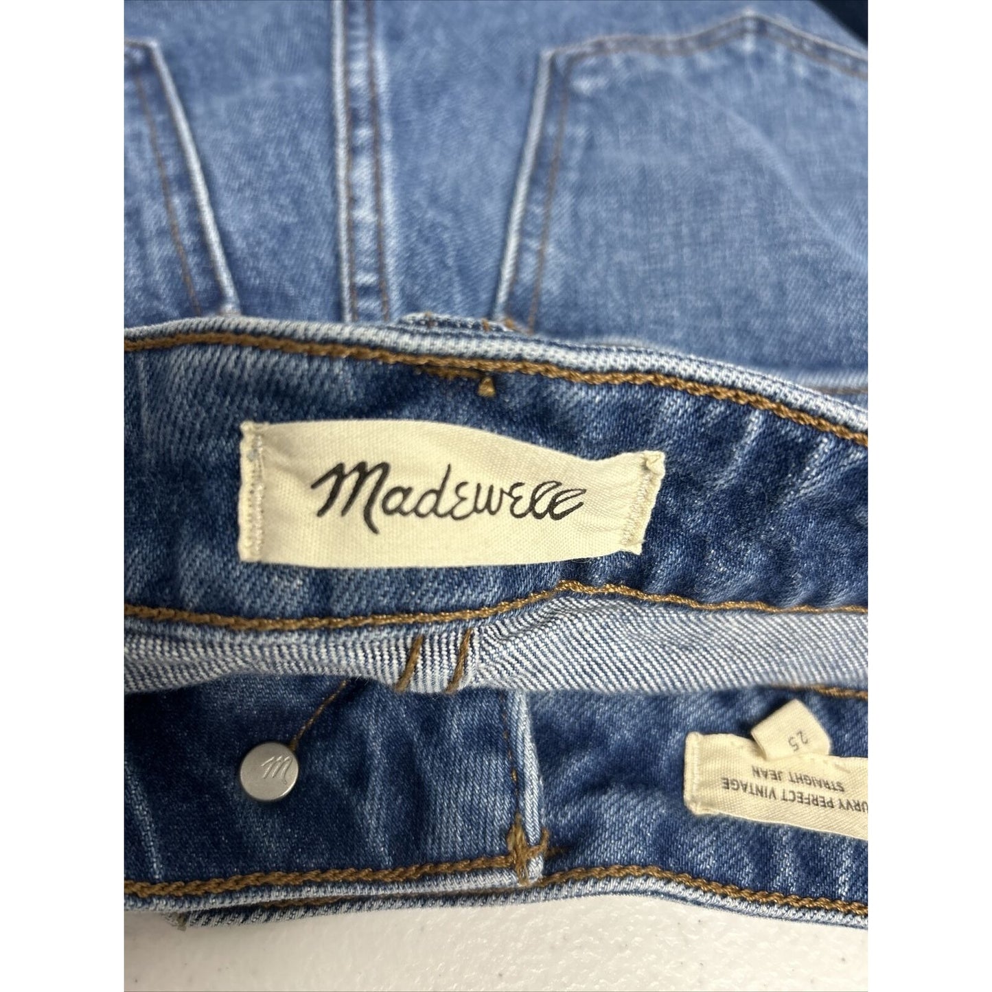 Madewell Medium Wash Curvy Perfect Vintage Straight Jean Cutoff Shorts (25x3.5)