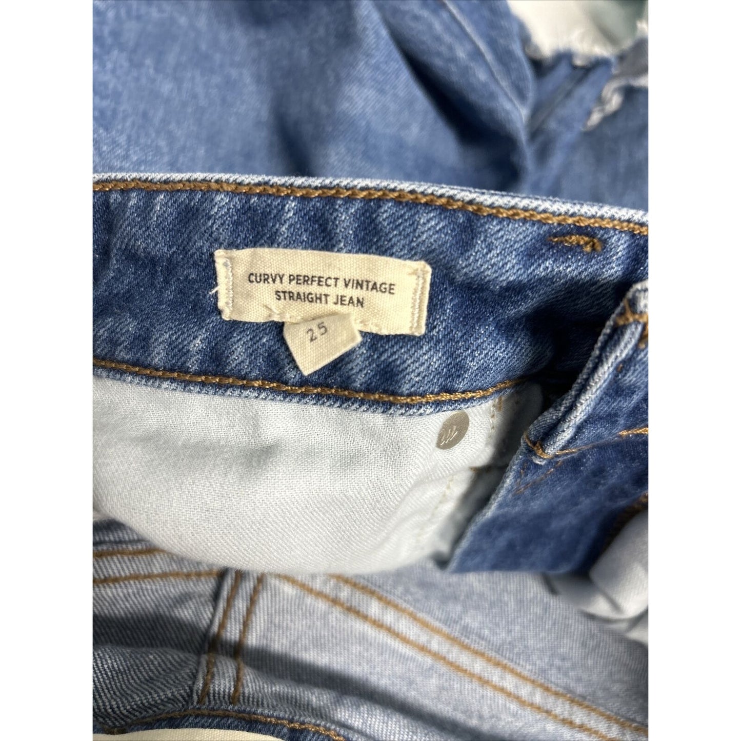 Madewell Medium Wash Curvy Perfect Vintage Straight Jean Cutoff Shorts (25x3.5)