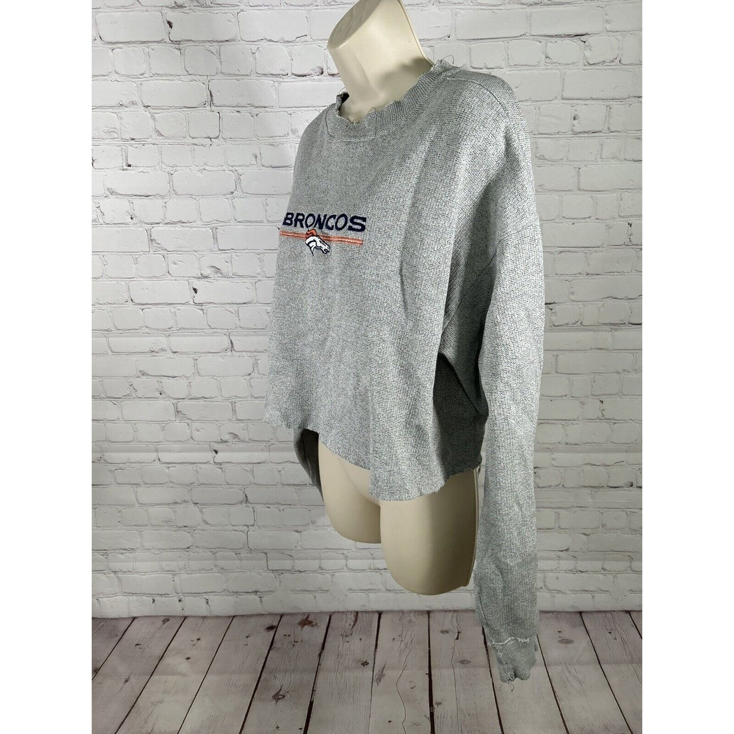 Majestic Denver Broncos Gray Raw Hem Cropped Pullover Sweatshirt Women’s L
