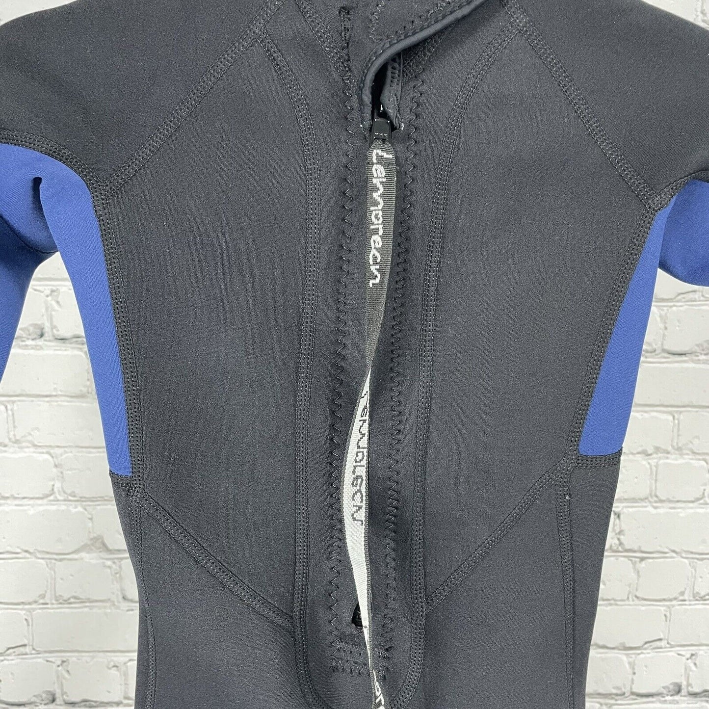 Lemorecn Black Blue Neoprene 3:2 MM Swim Wetsuit Zipped Stretch Kids Size 8