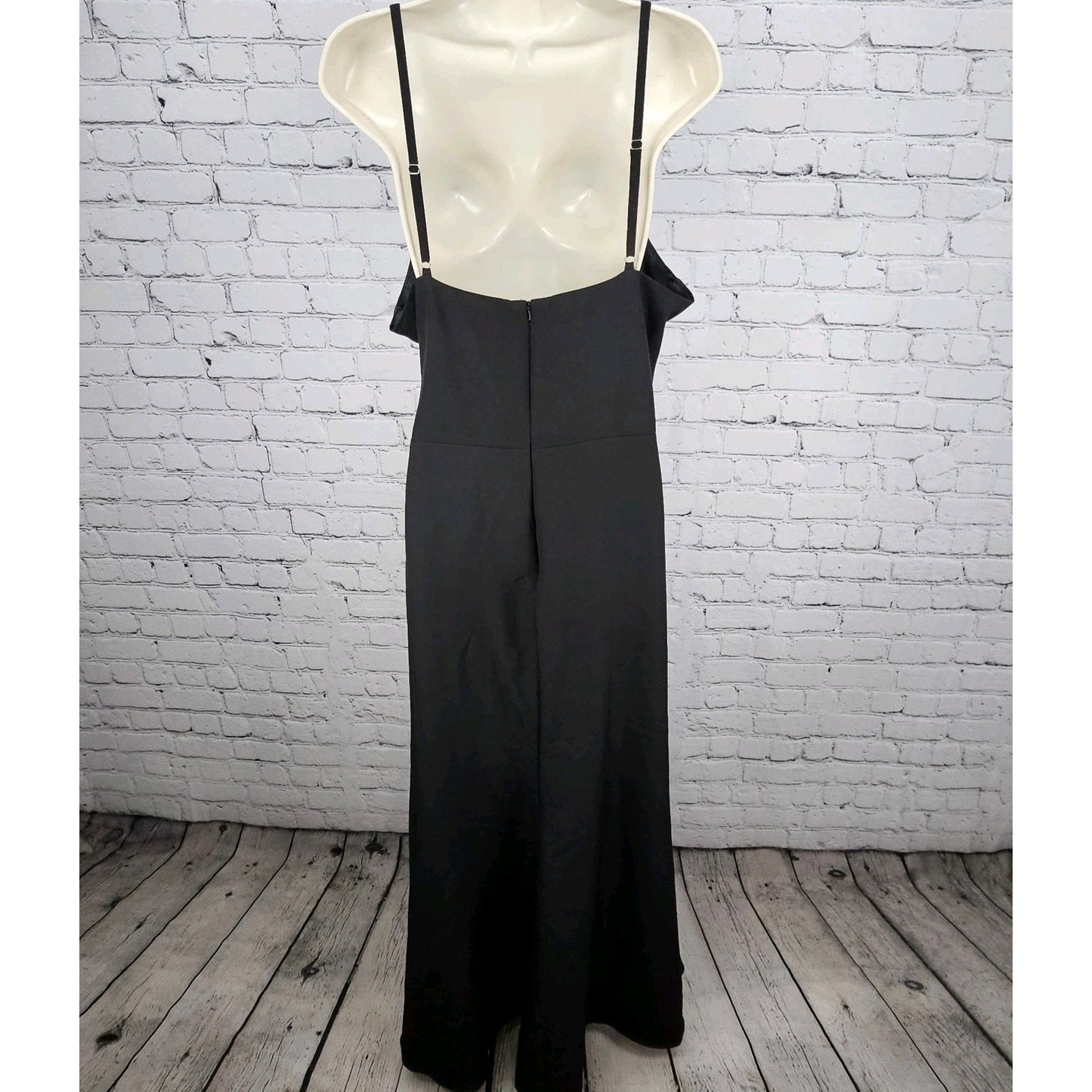 Revelry Black Strappy Ruched Side Slit Padded Bodice Lined Formal Maxi Dress 20