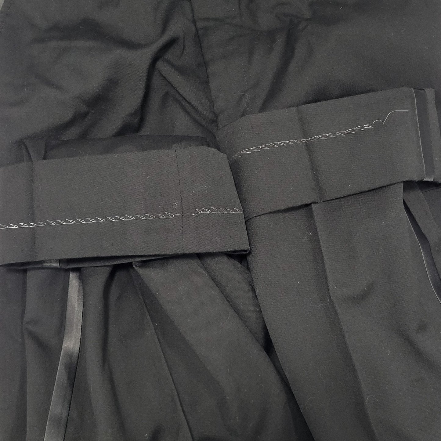 Ike Evening Black 100% Wool Super 120's Slim Fit Full Tuxedo Suit 39S (33-35x29)