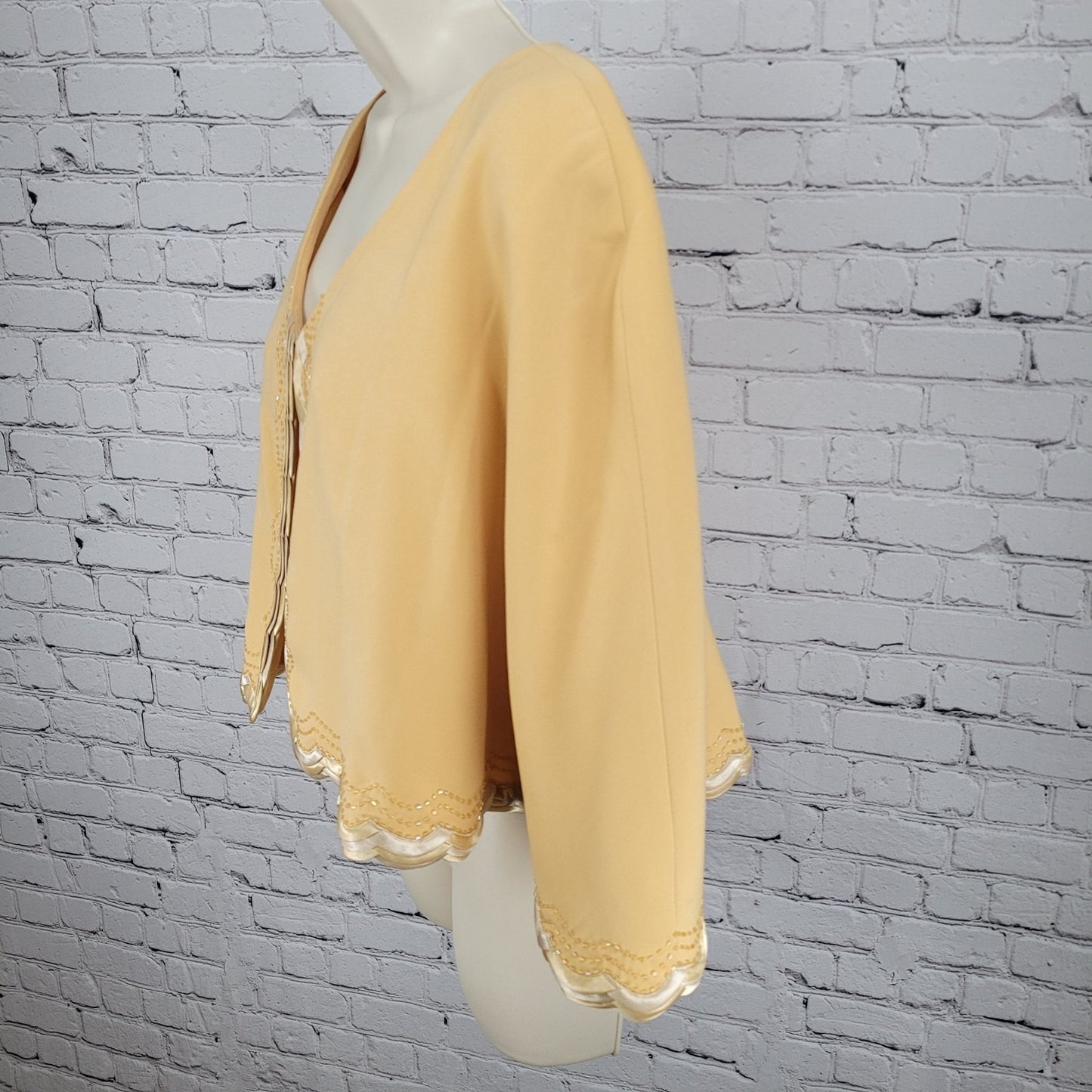 VTG Natalie Barri Yellow Beaded & Gold Trim Lined Lightweight Shawl Size 24W