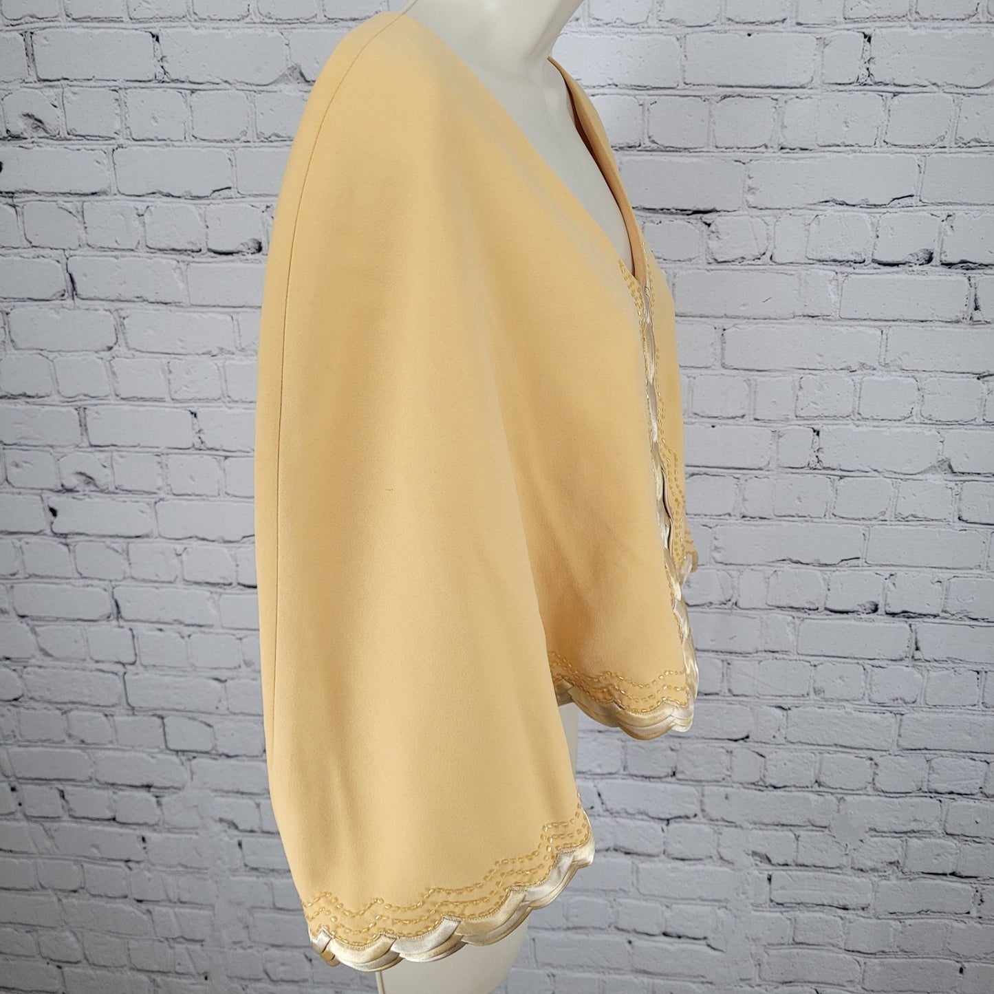 VTG Natalie Barri Yellow Beaded & Gold Trim Lined Lightweight Shawl Size 24W