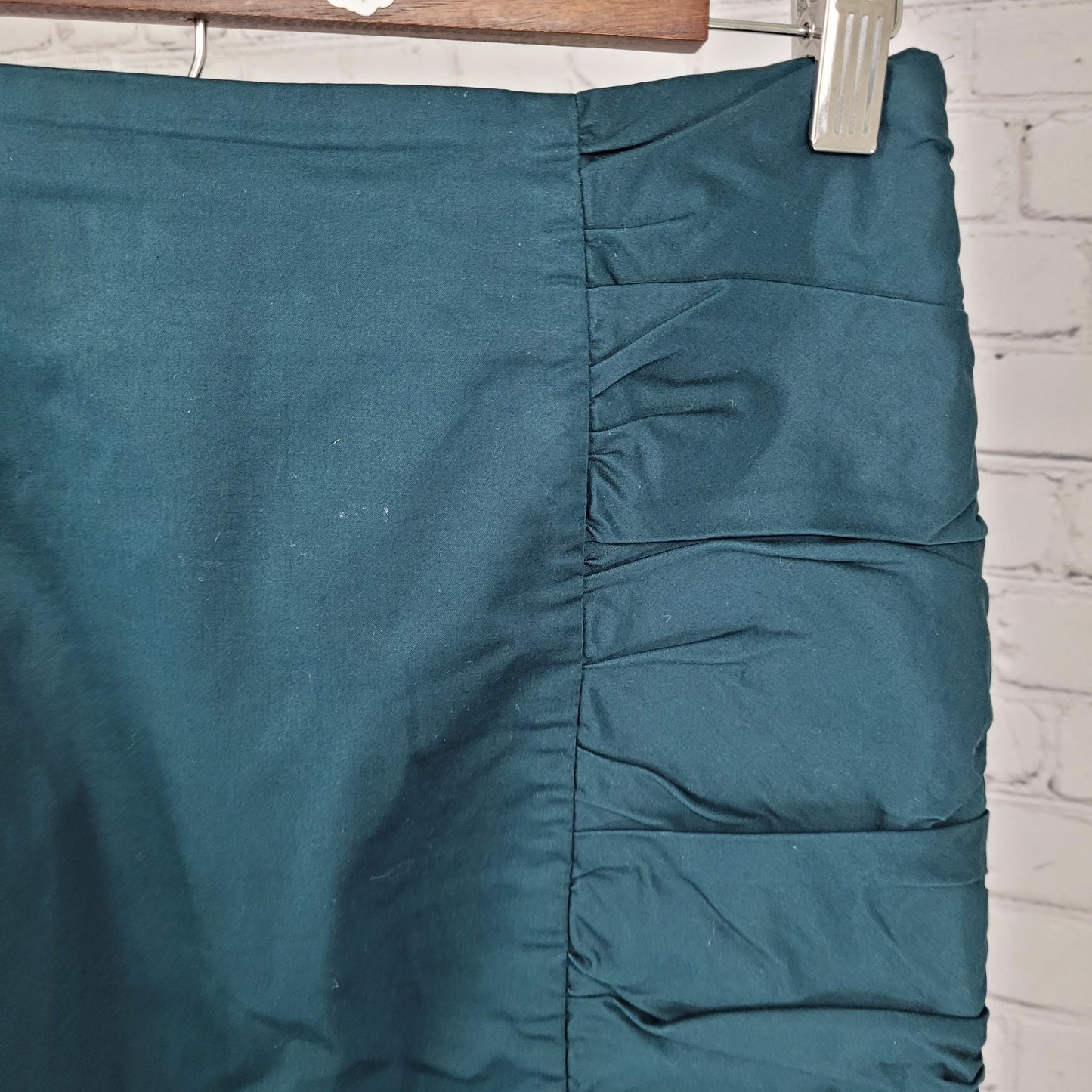 Cartonnier Anthropologie Green Stretch Ruched Lined Pencil Skirt Size 2 (27x20)