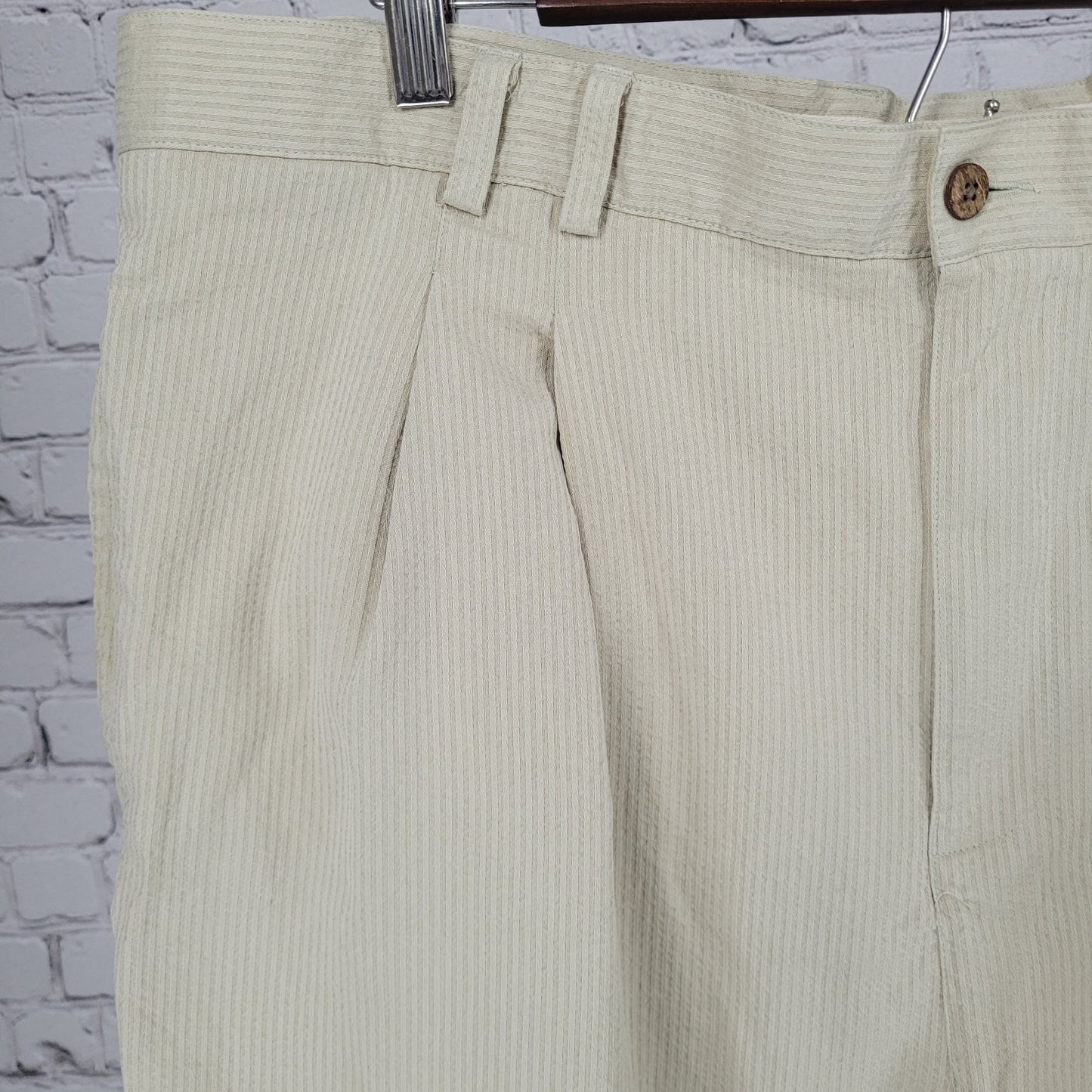 Lineage Beige 100% Silk Striped Pleated Lightweight Chino Shorts Size 42 (40x9)