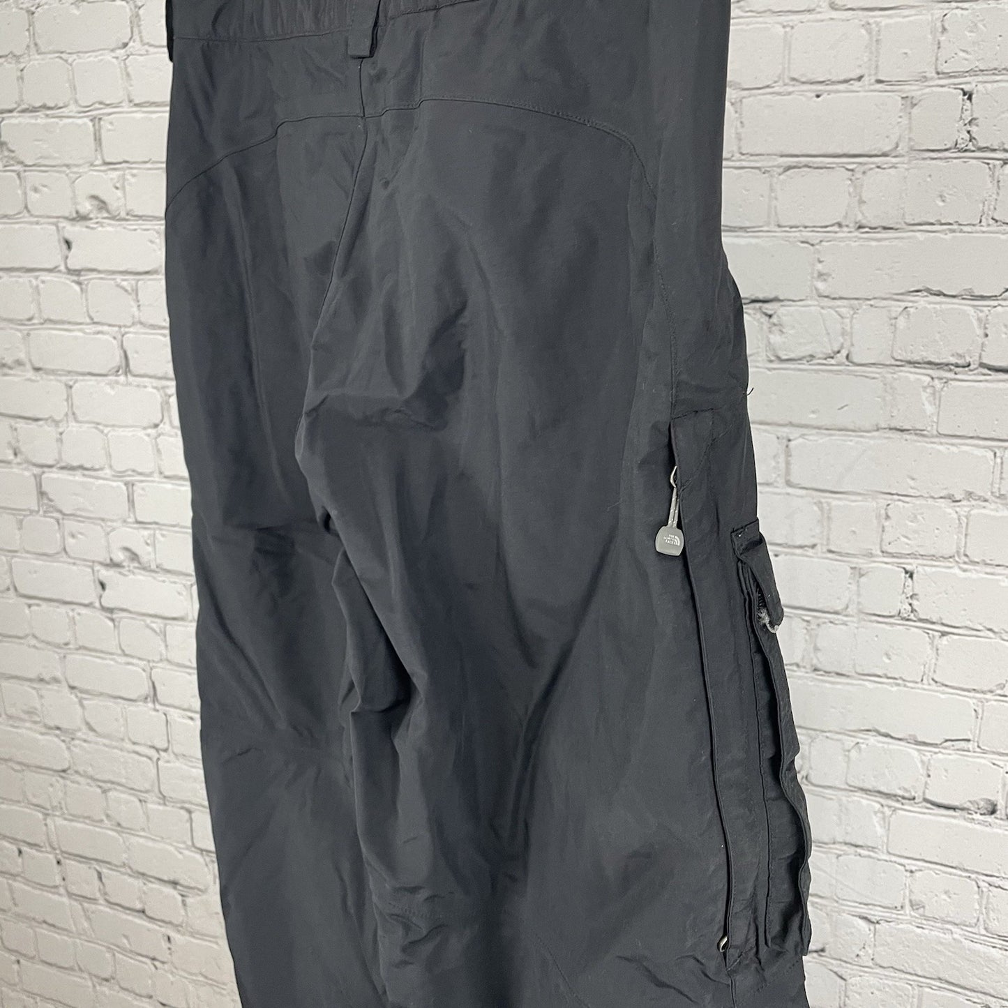 The North Face Black HyVent Cargo Pockets Snow Ski Pants Size Medium M (33x30)
