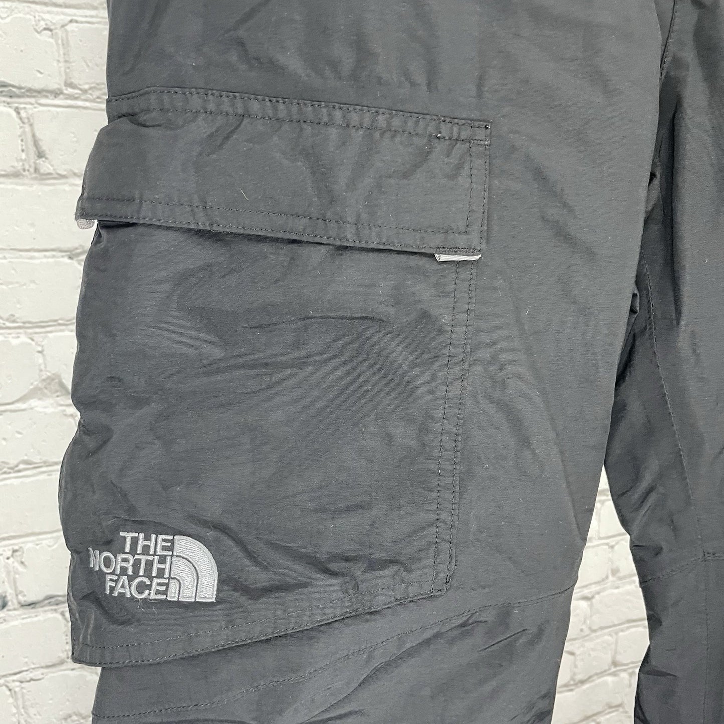 The North Face Black HyVent Cargo Pockets Snow Ski Pants Size Medium M (33x30)