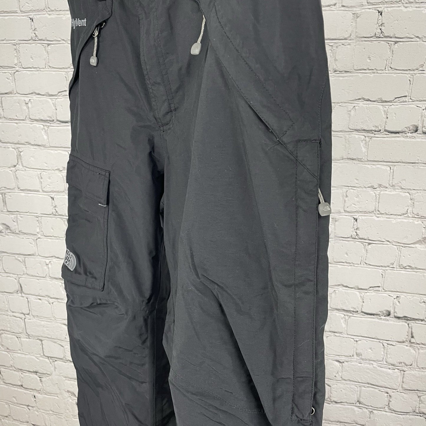 The North Face Black HyVent Cargo Pockets Snow Ski Pants Size Medium M (33x30)