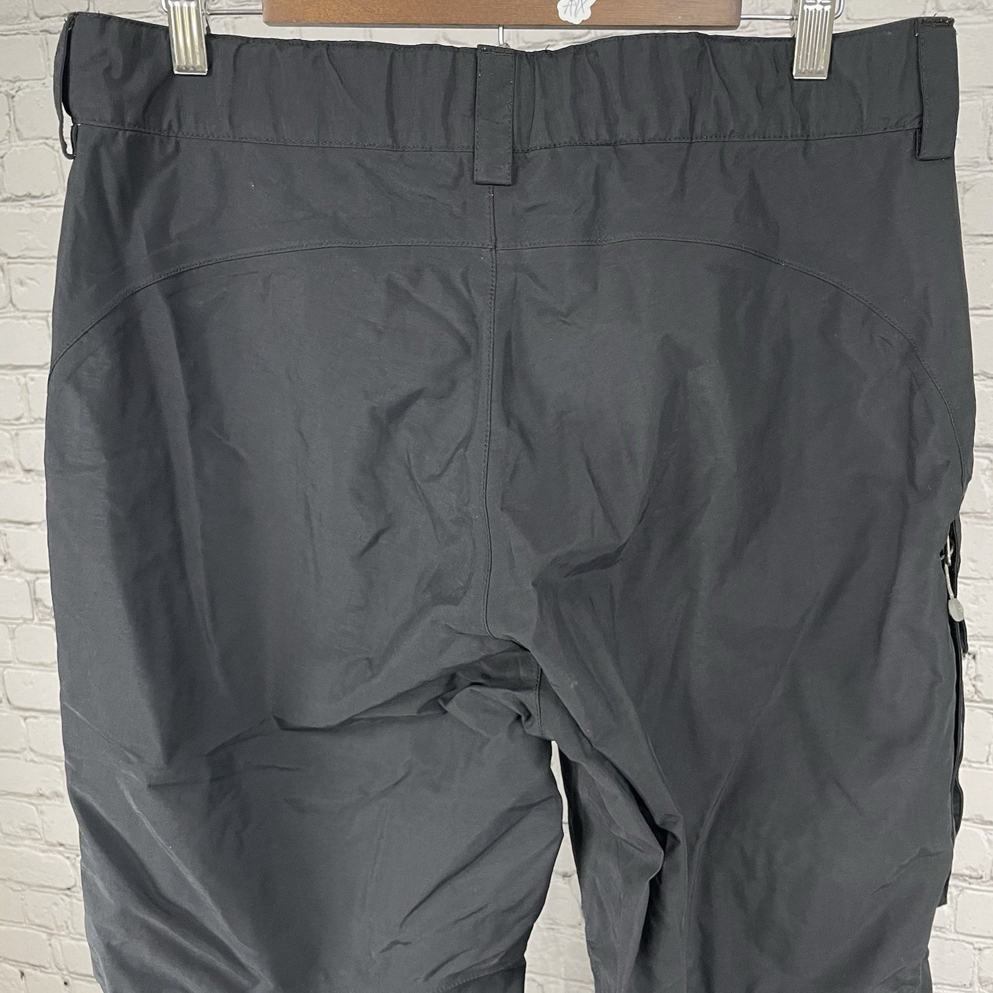 The North Face Black HyVent Cargo Pockets Snow Ski Pants Size Medium M (33x30)