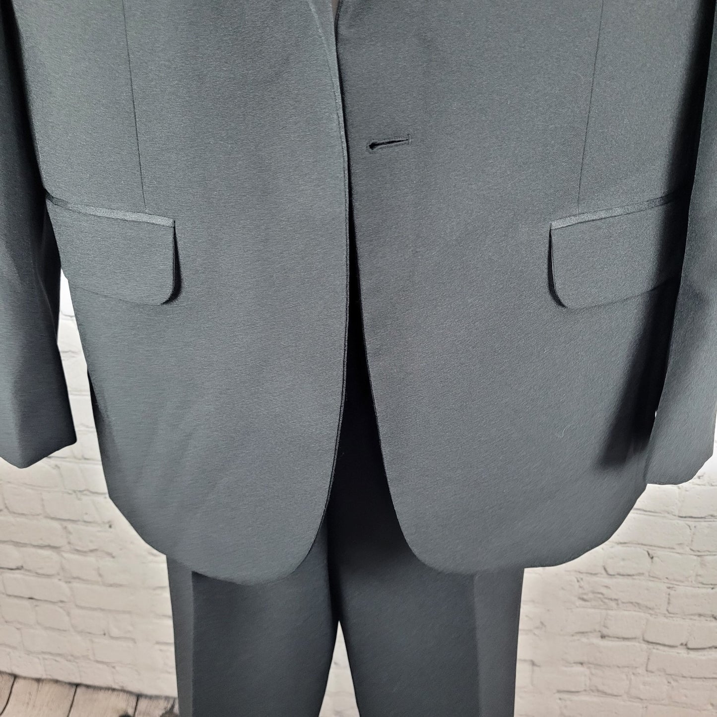 Formalwear Southeastern Black Tuxedo Suit Set Jacket Size 40R Pants 34R (32x33)