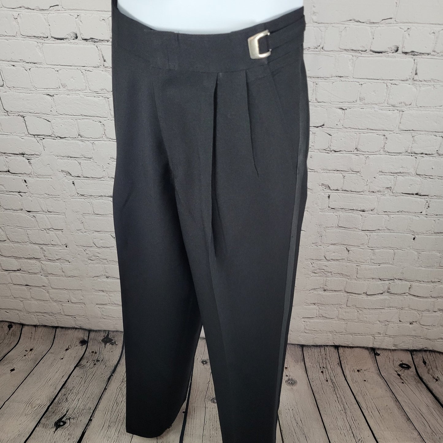 Formalwear Southeastern Black Tuxedo Suit Set Jacket Size 40R Pants 34R (32x33)