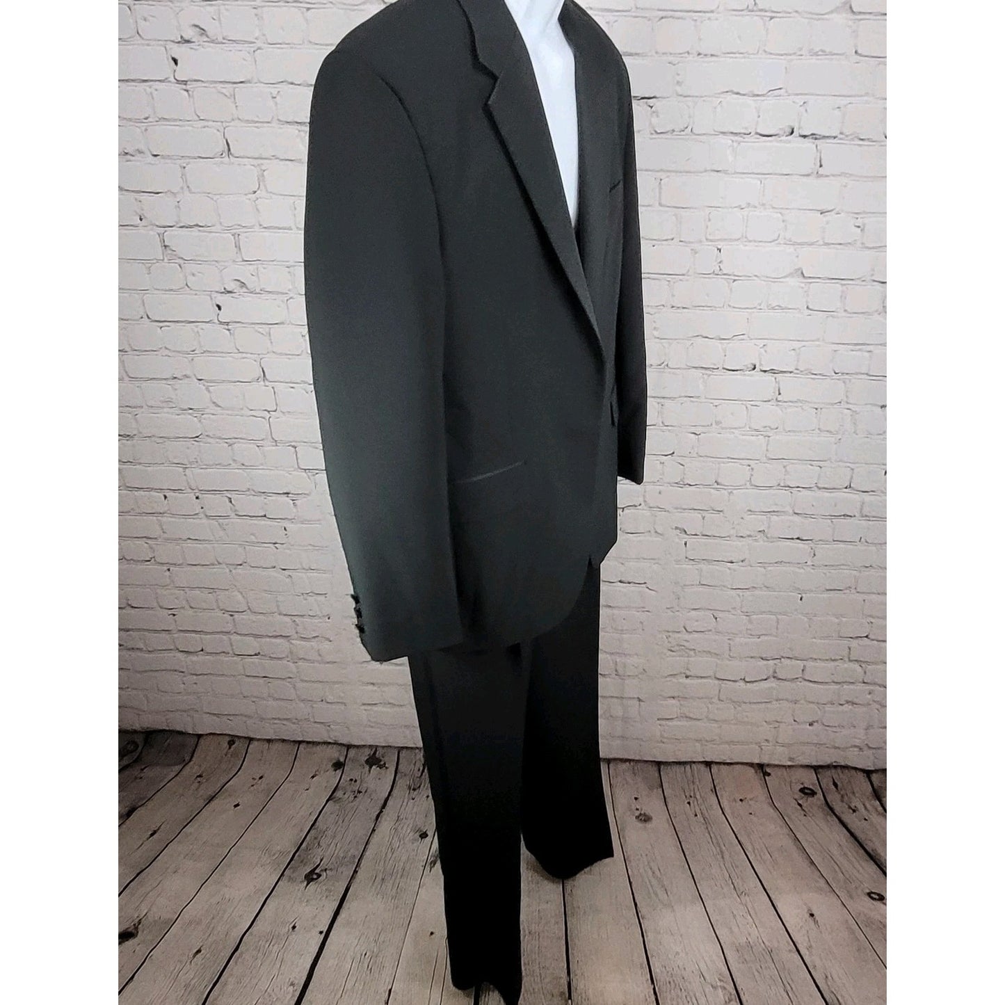 Formalwear Southeastern Black Tuxedo Suit Set Jacket Size 40R Pants 34R (32x33)