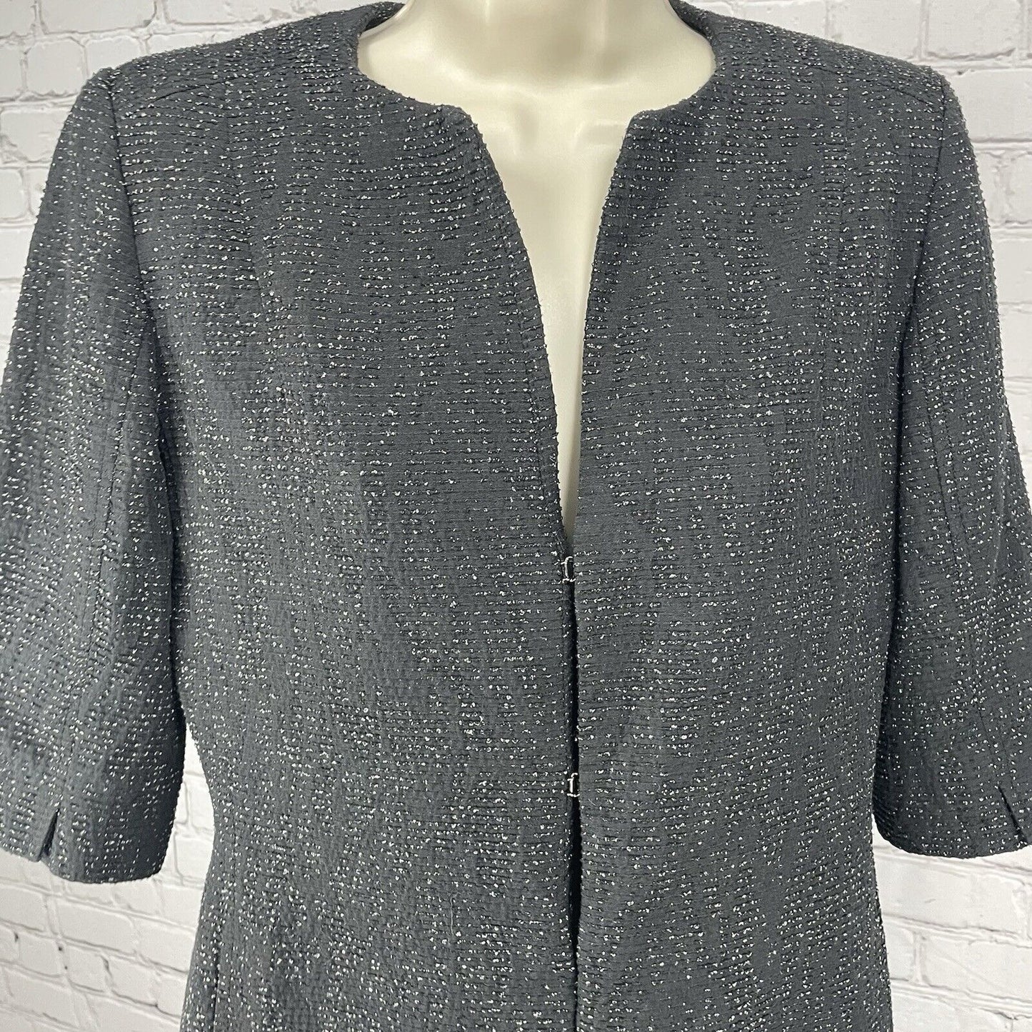 Tahari Black Textured Short Sleeve Lightweight Jacket Pockets Lined Size US 6