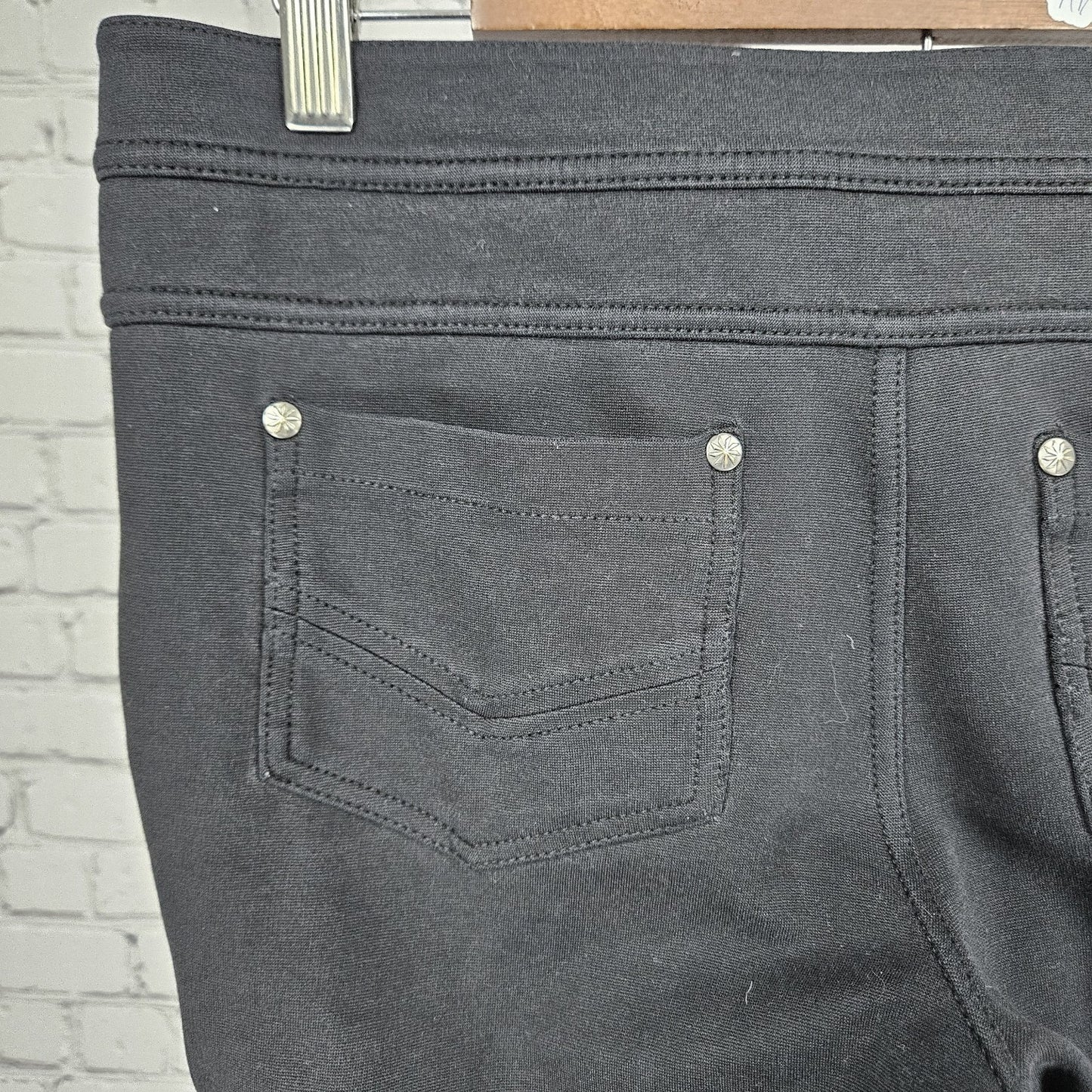 Athleta Charcoal Stretch Cargo Pocket Activewear Slim Taper Leg Pants 6 (30x28)