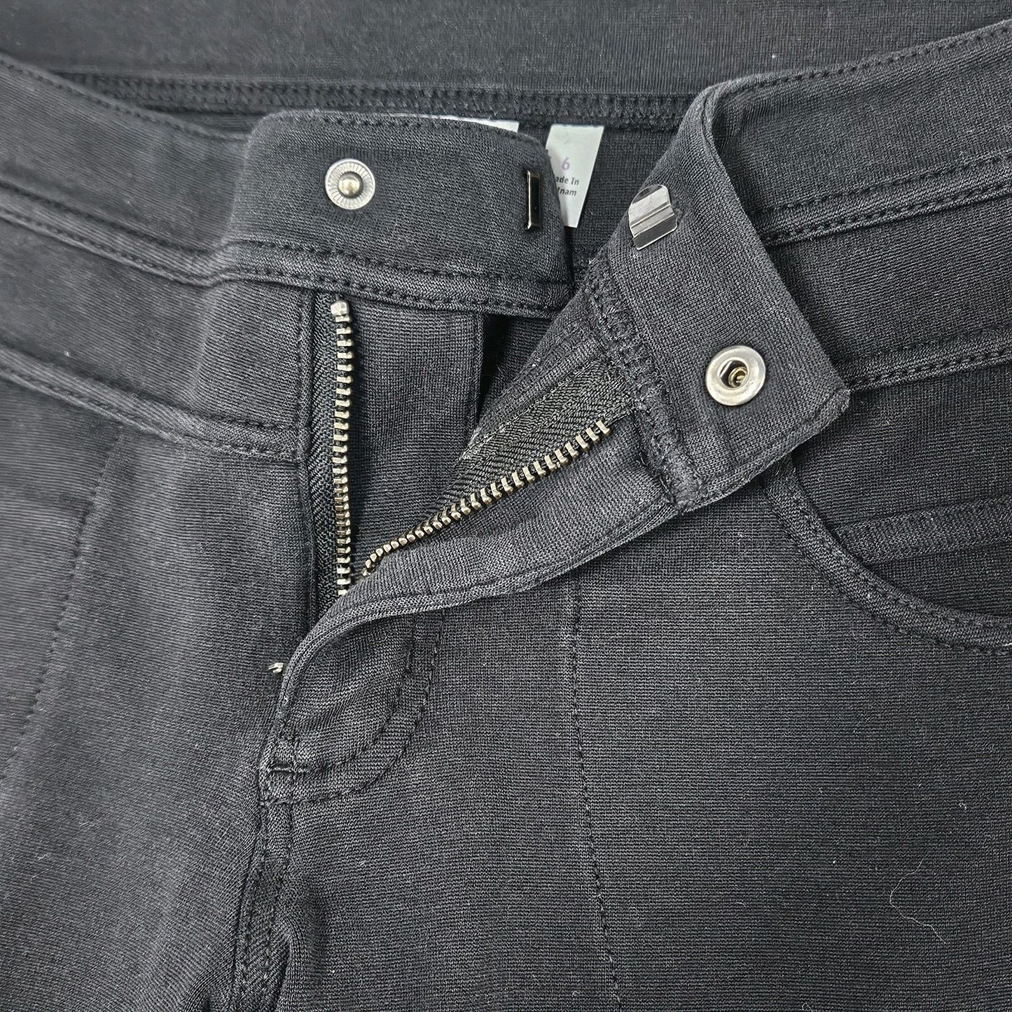 Athleta Charcoal Stretch Cargo Pocket Activewear Slim Taper Leg Pants 6 (30x28)