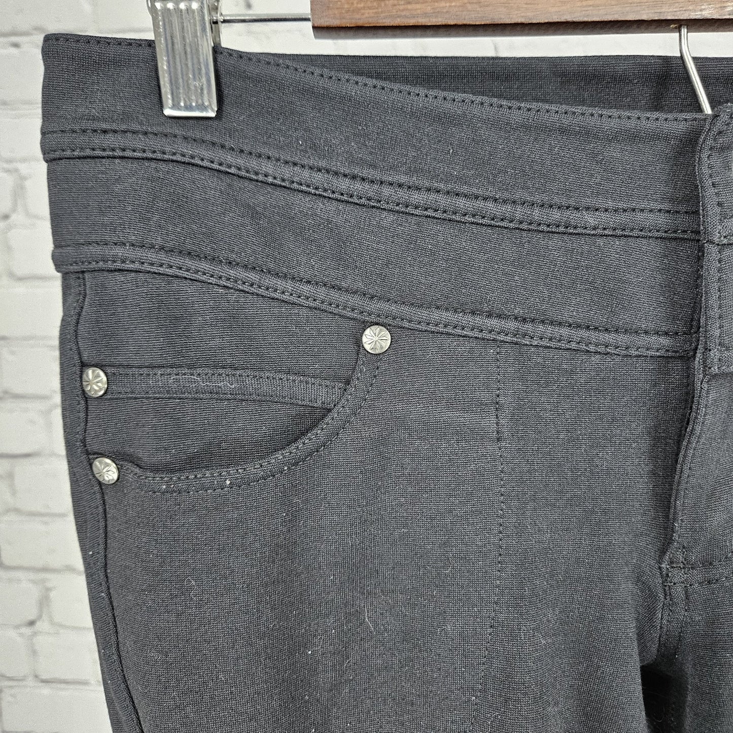 Athleta Charcoal Stretch Cargo Pocket Activewear Slim Taper Leg Pants 6 (30x28)