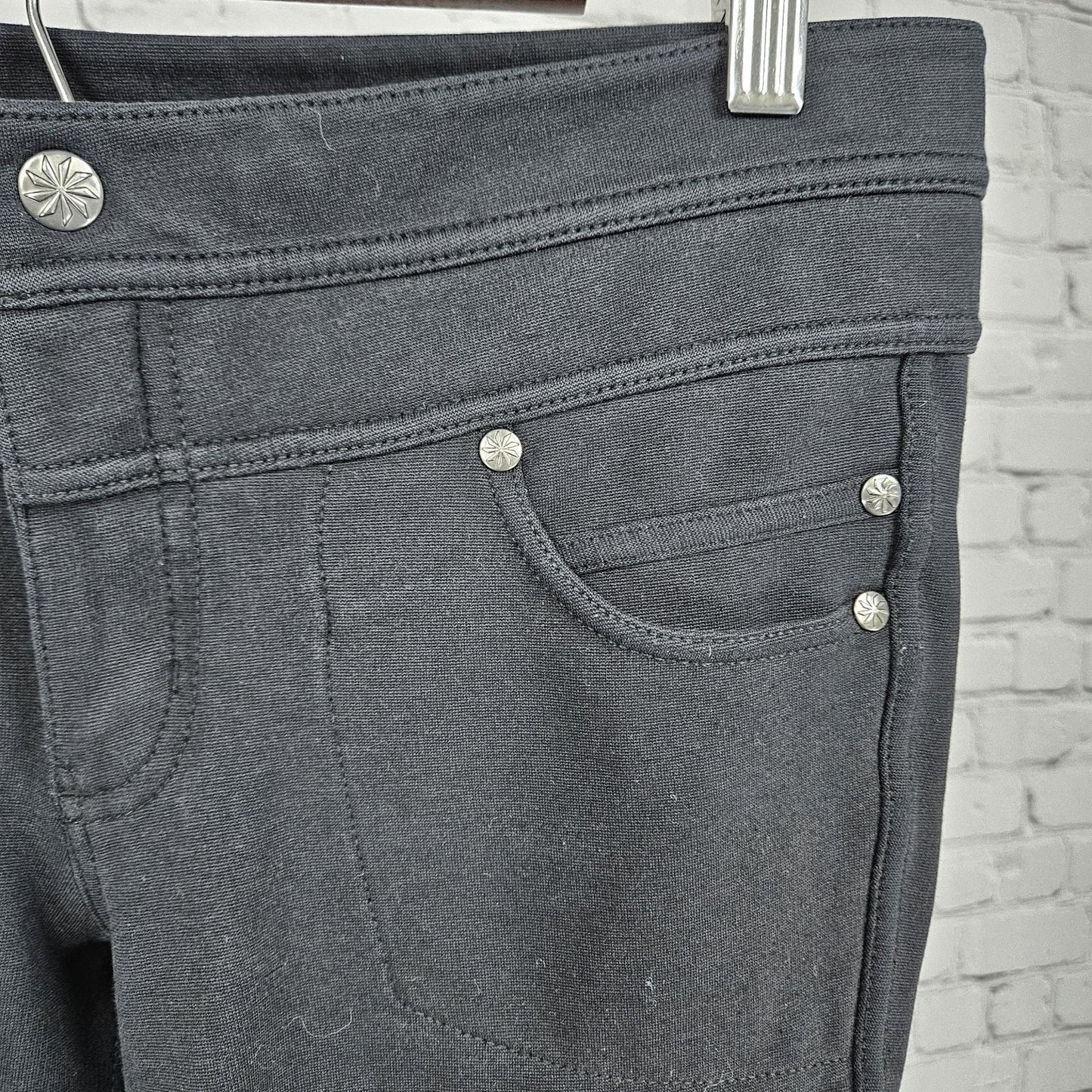 Athleta Charcoal Stretch Cargo Pocket Activewear Slim Taper Leg Pants 6 (30x28)