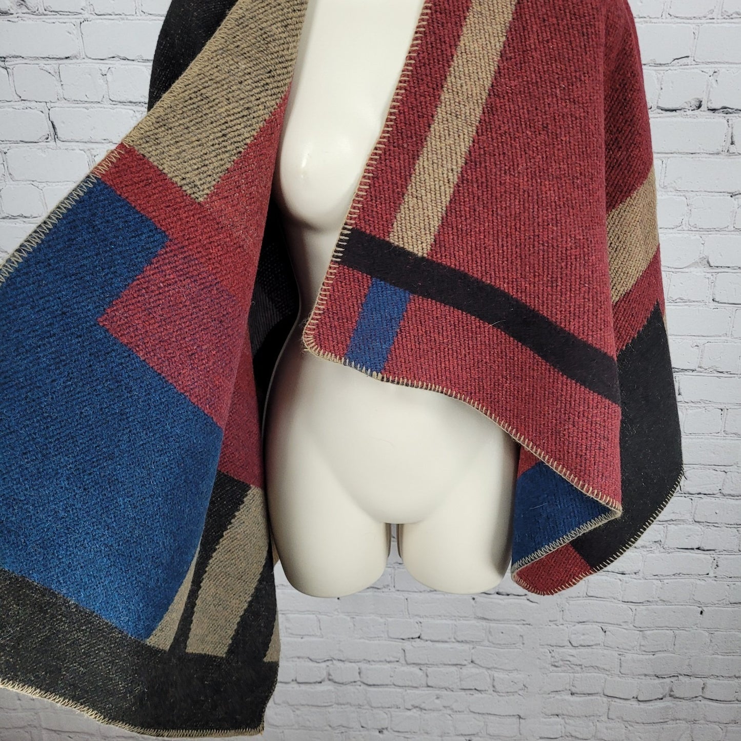 Ayomis Proesum Colorblock Asymmetric Shawl Cape Blanket Sweater One Size