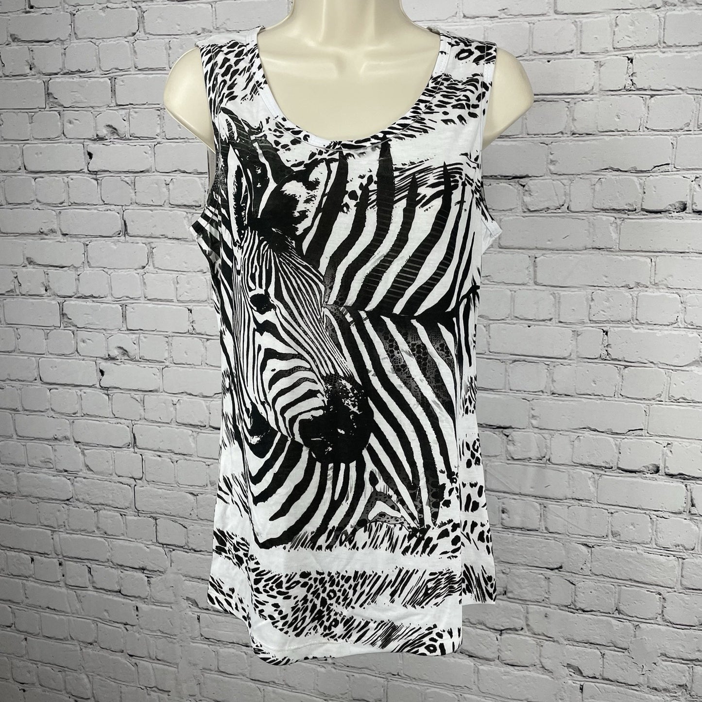 NWT San Diego Zoo White Zebra Print Lightweight Tank Top USA Made Size Medium M