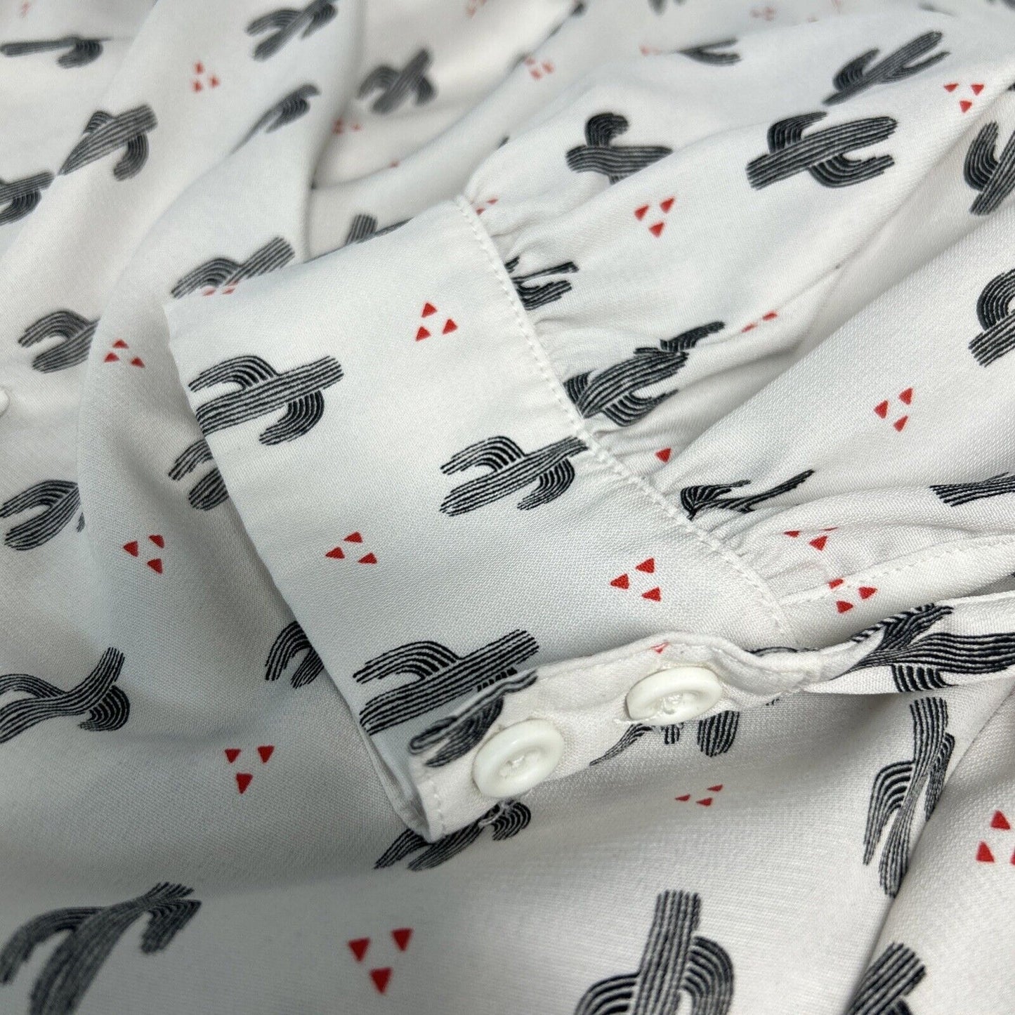 Jessy B Off White Cactus Print Long Sleeve Blouse Faux Button Back Size Medium M