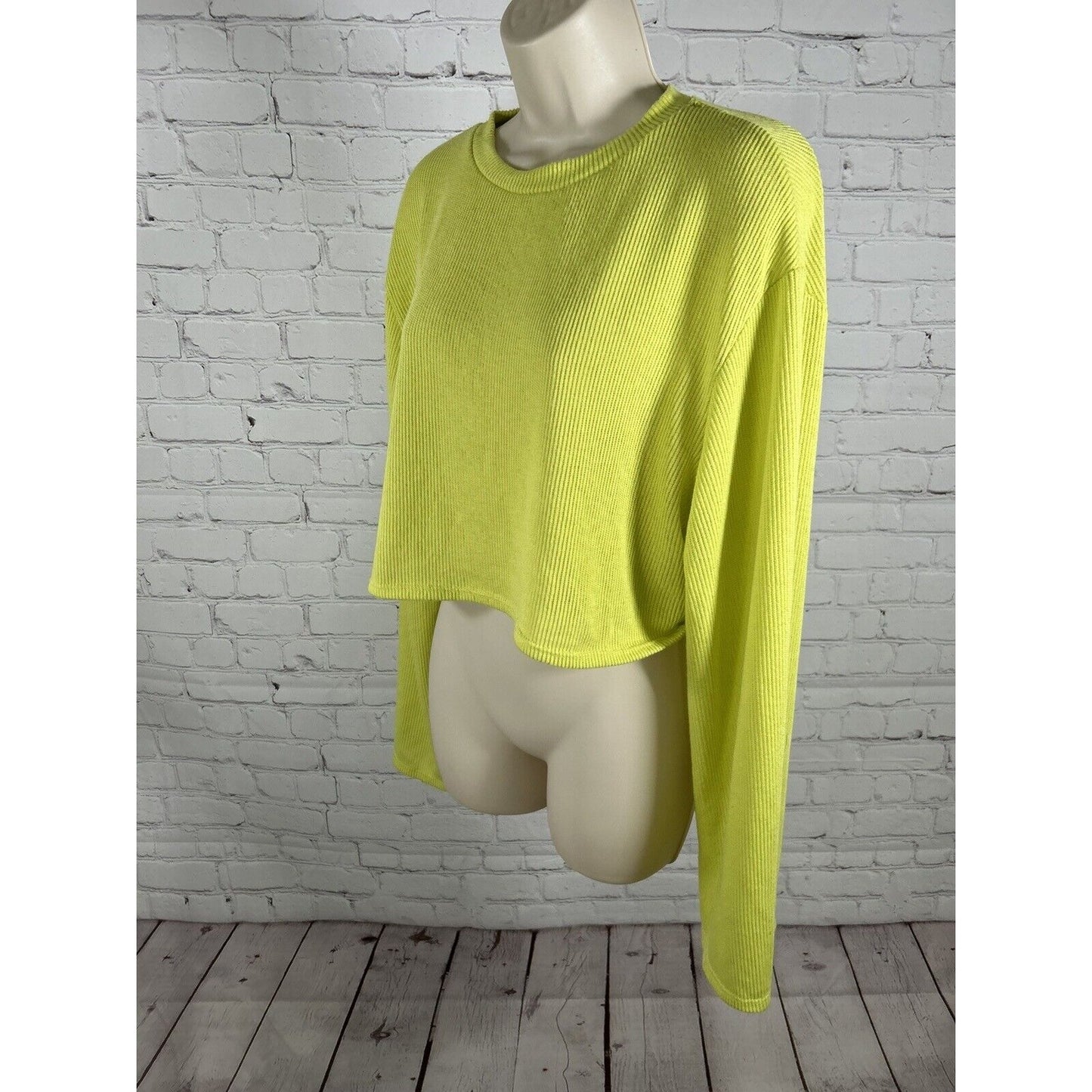 Urban Renewal Neon Green Cropped Long Sleeve Recycled Fabric Knit Sweater USA M