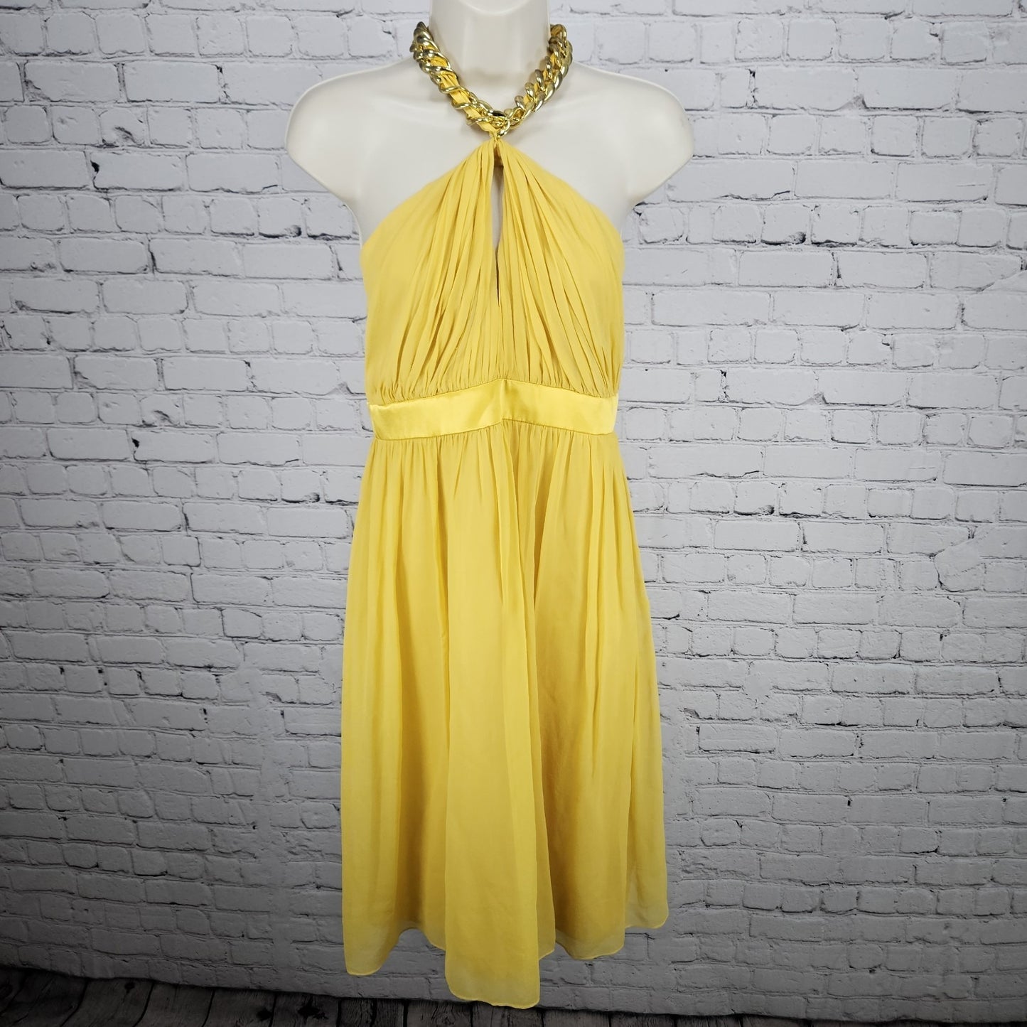 Donna Morgan Yellow 100% Silk Chiffon Gold Chain Halter Tie Knee Length Dress 10