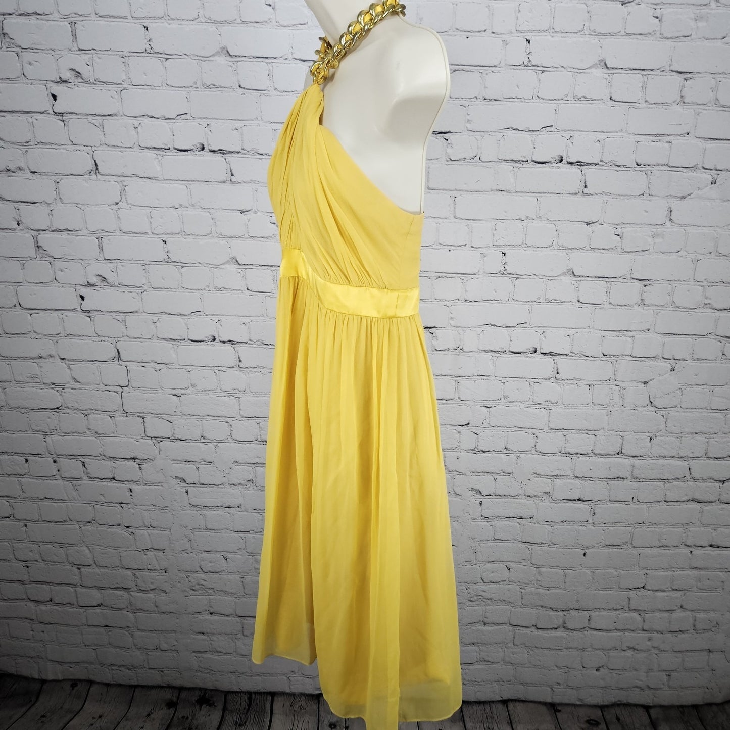 Donna Morgan Yellow 100% Silk Chiffon Gold Chain Halter Tie Knee Length Dress 10